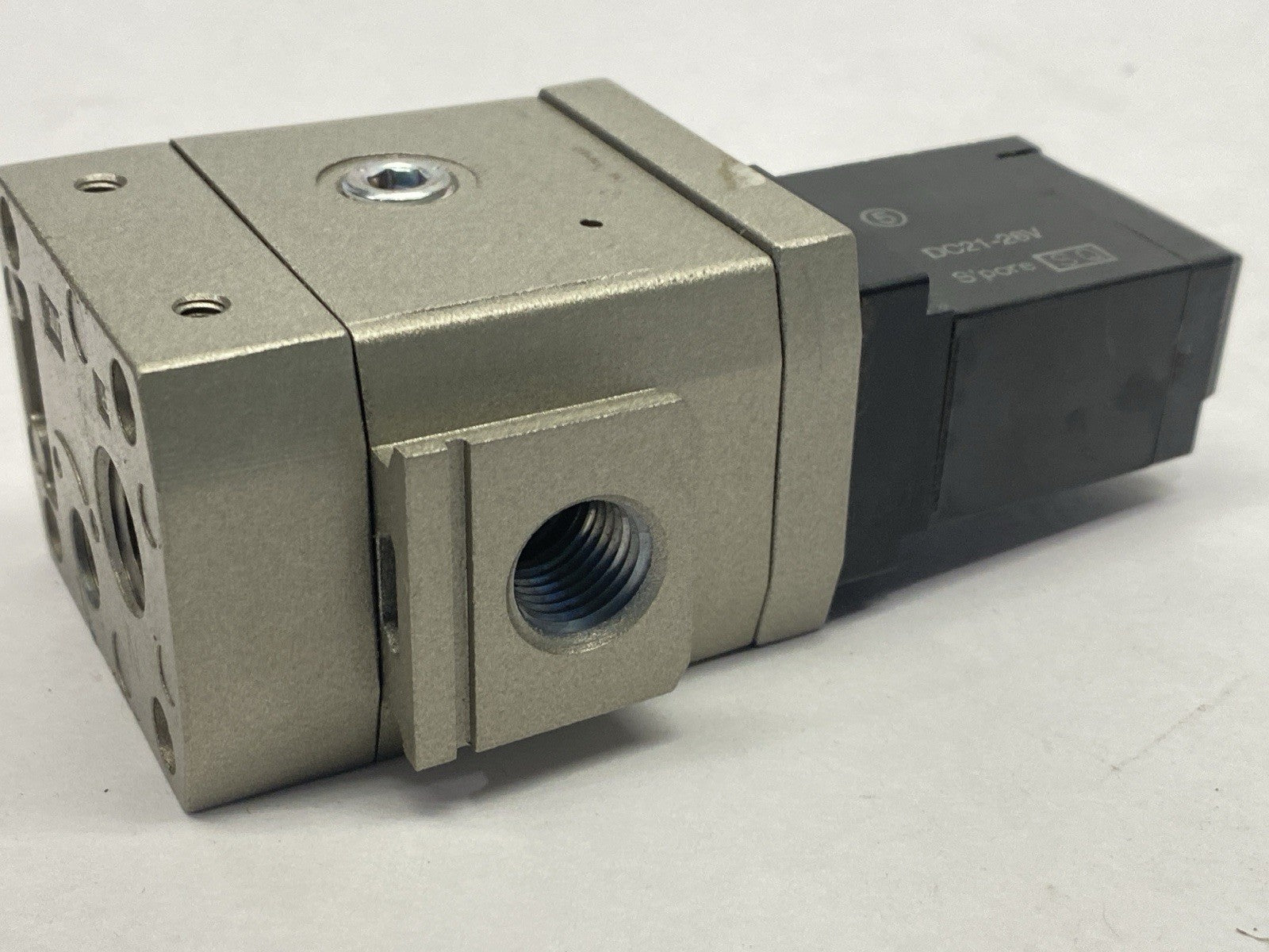 SMC AV2000-N02-5D Pneumatic Soft Start Valve 1/4" NPT - Maverick Industrial Sales