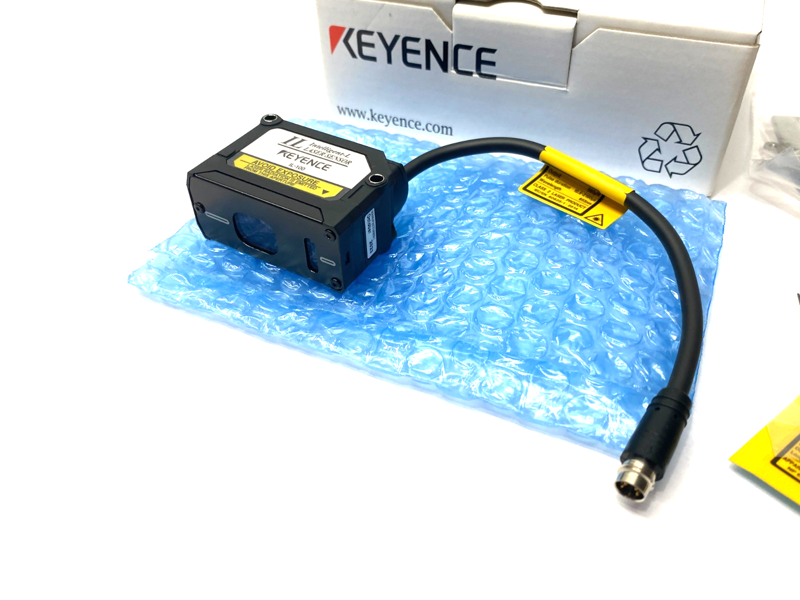 Keyence IL-100 CMOS Multi-Function Analog Laser Sensor Head - Maverick Industrial Sales