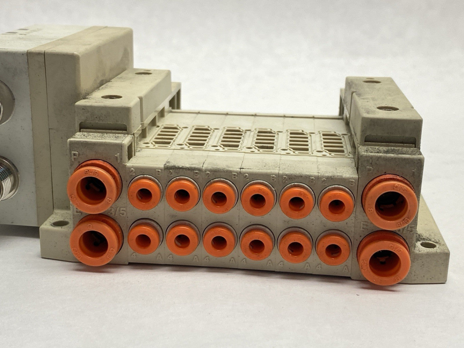 SMC 10-SS5V1-W10S0D-06U-N3 Pneumatic Manifold Assembly 6-Station - Maverick Industrial Sales