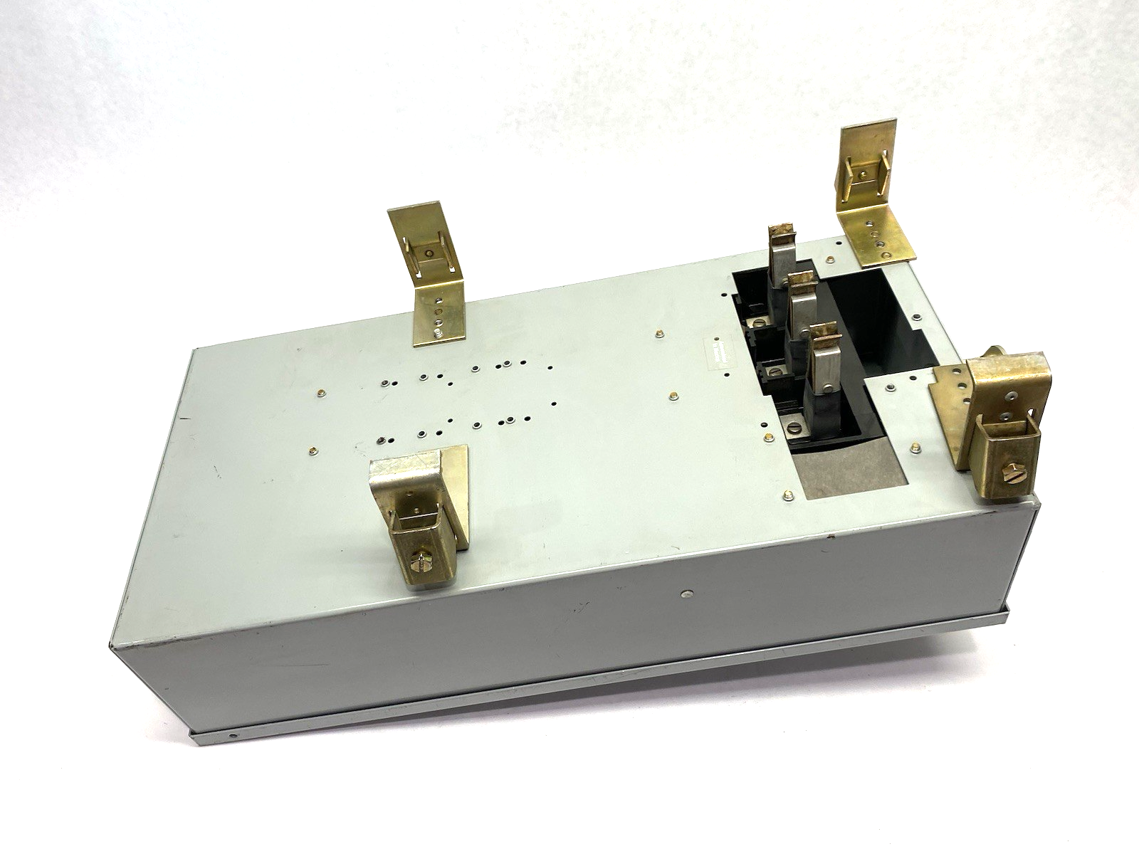 2528D48G06 | Westinghouse Cutler-Hammer Fusible Busway Switch 3-Wire 3-Phase - For parts or not working - Maverick Industrial Sales