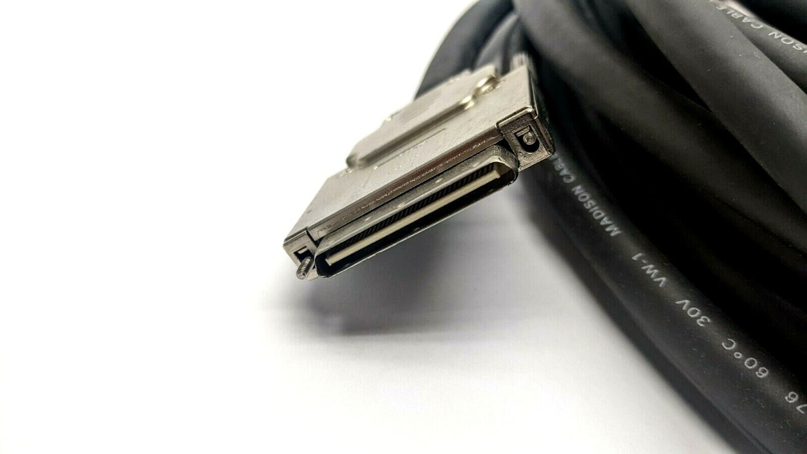 Sun 530-2985-01 SCSI VHDCI/VHDCI 10m Cable X3831B - Maverick Industrial Sales