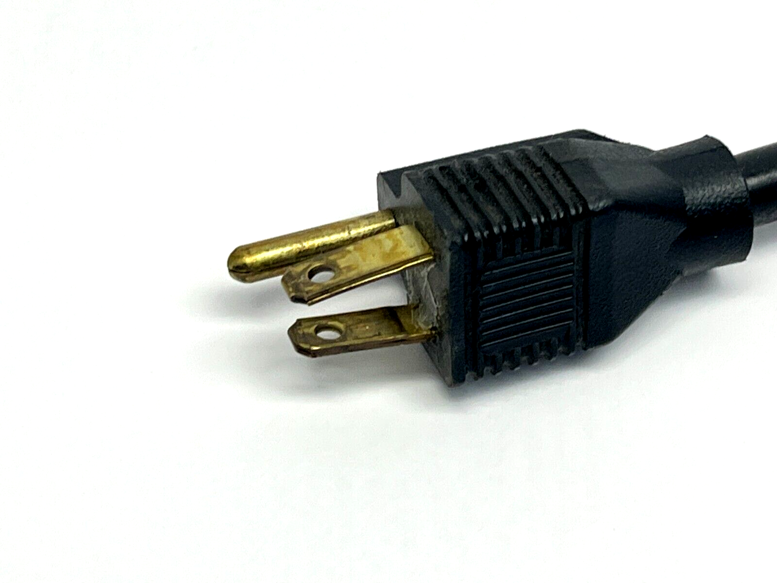 UL2064BC | Wiremold 4-Port Power Strip 15A 120V - Used - Maverick Industrial Sales