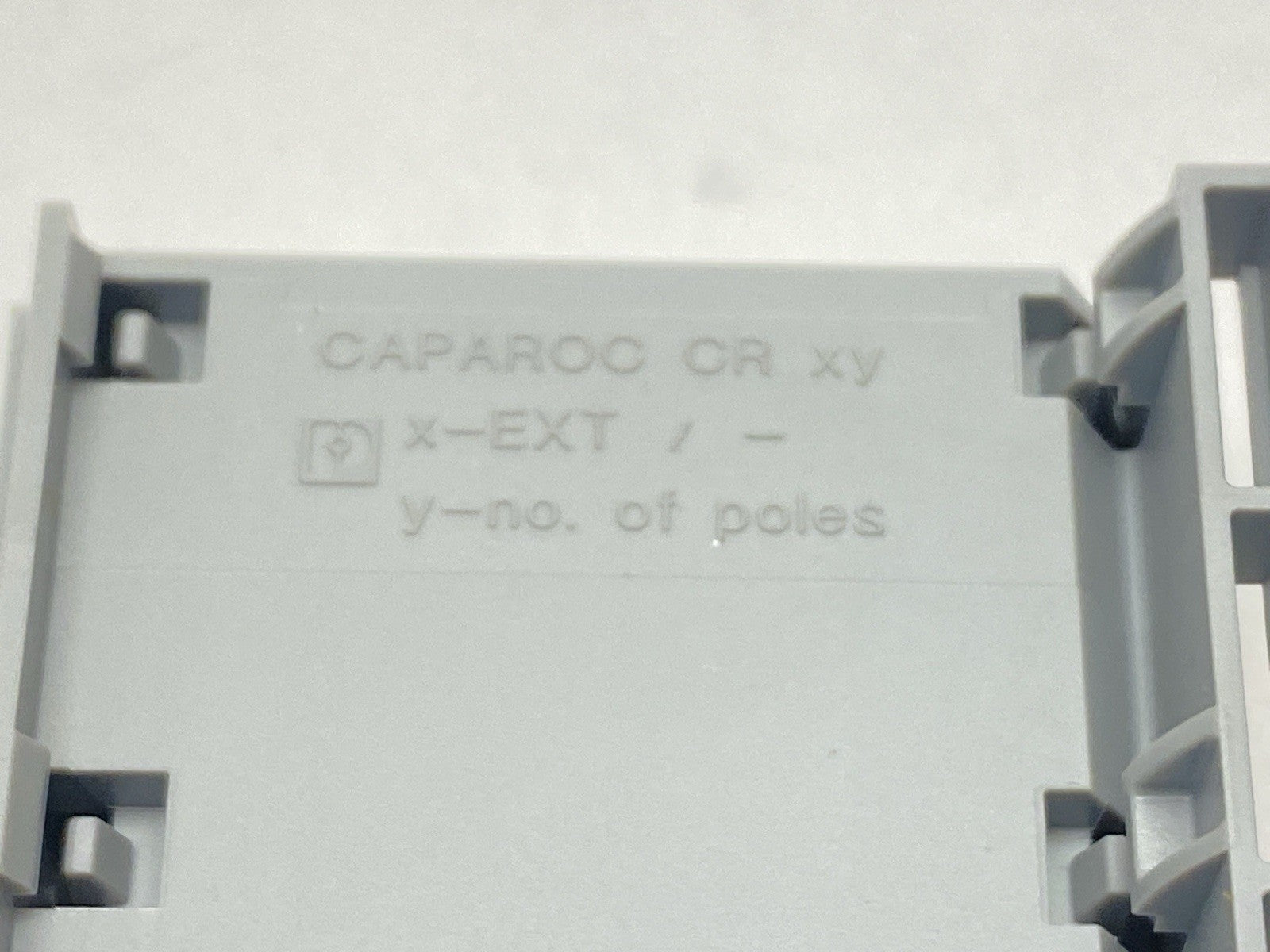 CAPAROC CR 8 | Phoenix Contact Busbar 8-Slot 1115672 - New - Maverick Industrial Sales