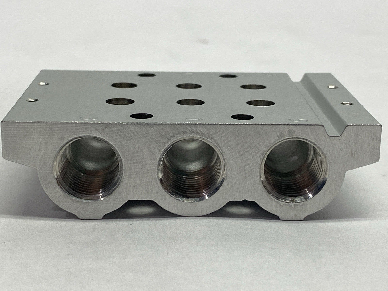 Festo VABM-L1-14S-G14-2 Manifold Rail 566618 - Maverick Industrial Sales