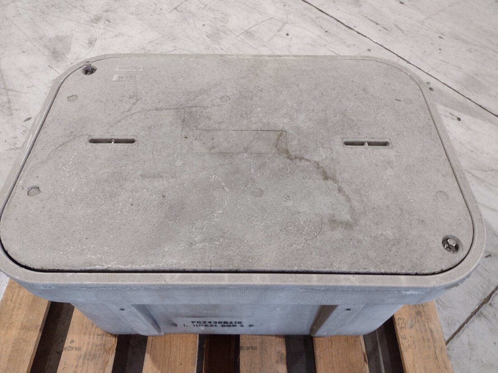 Quazite PG2436BA18 24 x 36 x 18 in Poly Concrete 22-Tier Box with PG2436HA0009A - Maverick Industrial Sales