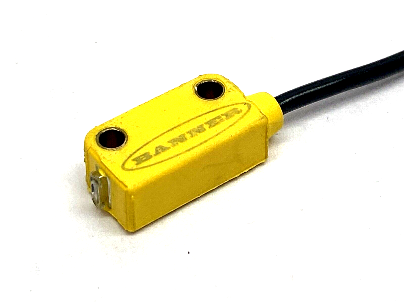 Banner Q12AP6FF15Q3 Miniature Photoelectric Sensor, 15mm Range, 77101 - Maverick Industrial Sales