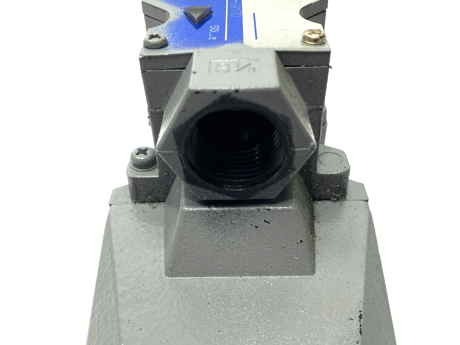 DG4VC-5-6C-M-PS2-H-7-40-JA170 | Tokimec Hydraulic Directional Control Valve 24V - New – Open box - Maverick Industrial Sales