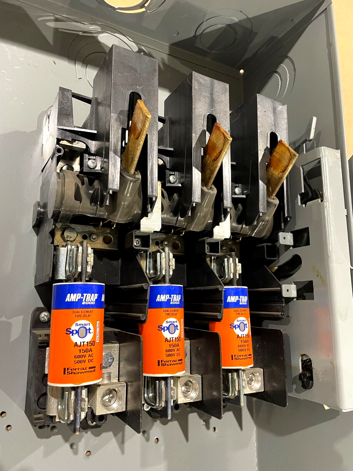 Square D H364 Series F05 Heavy Duty Safety Switch, 200A, 600V, Power Disconnect - Maverick Industrial Sales