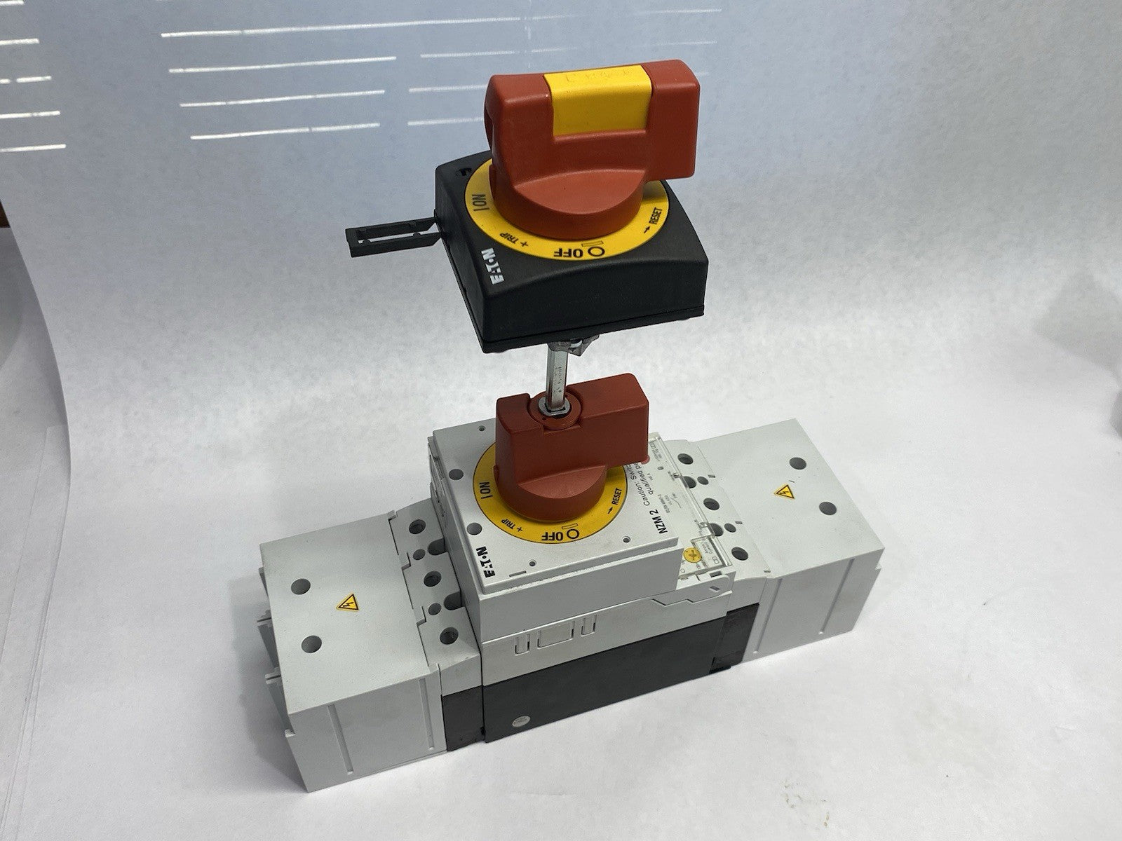 NZMH2-A160-NA | Eaton Molded Case Circuit Breaker w/ NZM2-XDV Switch Accessory - Used - Maverick Industrial Sales