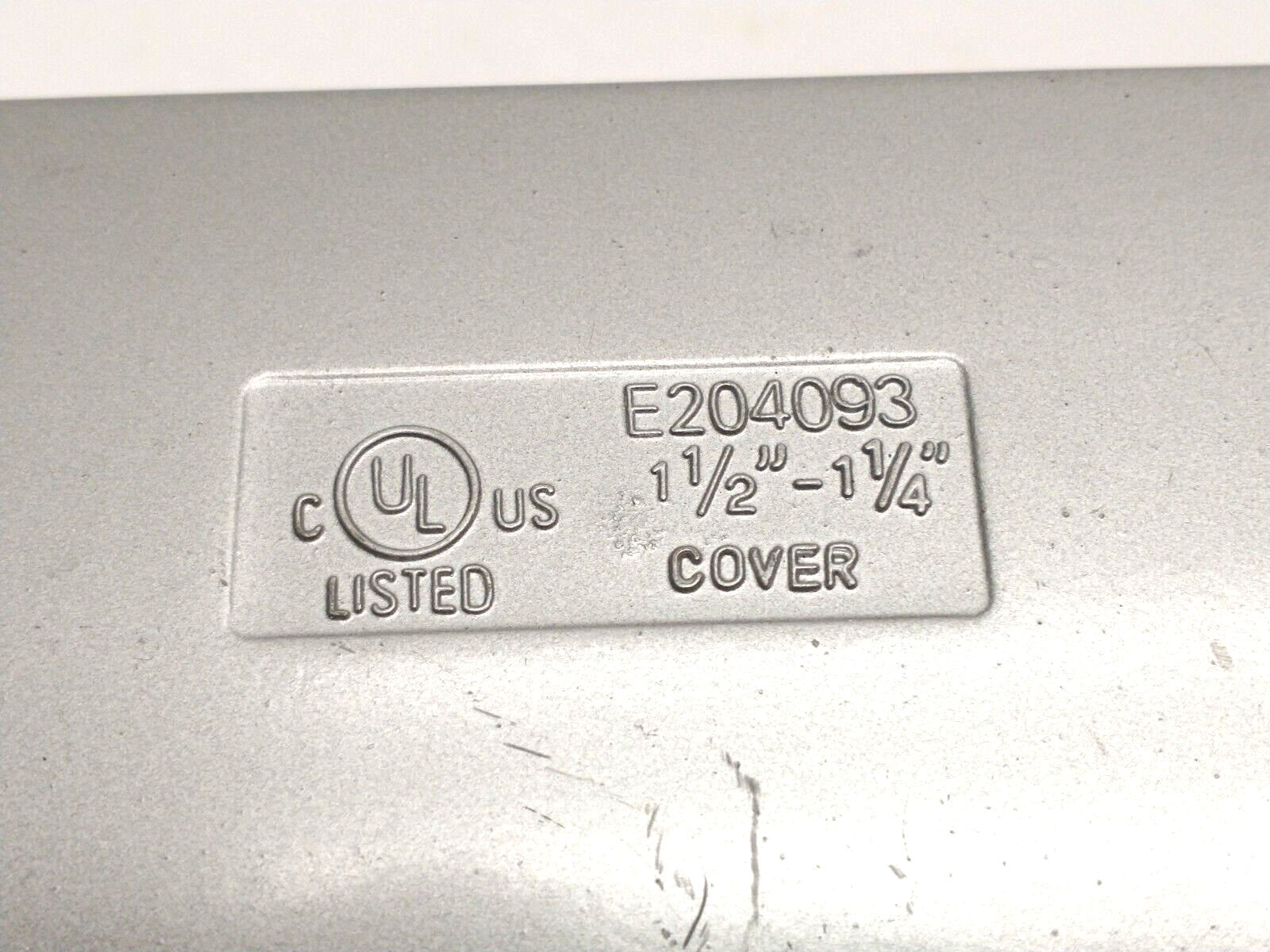 E204093 1-1/4" Aluminum LB Type Conduit Body 32.3 Cubic Inch 1-1/2" To 1-1/4" - Maverick Industrial Sales