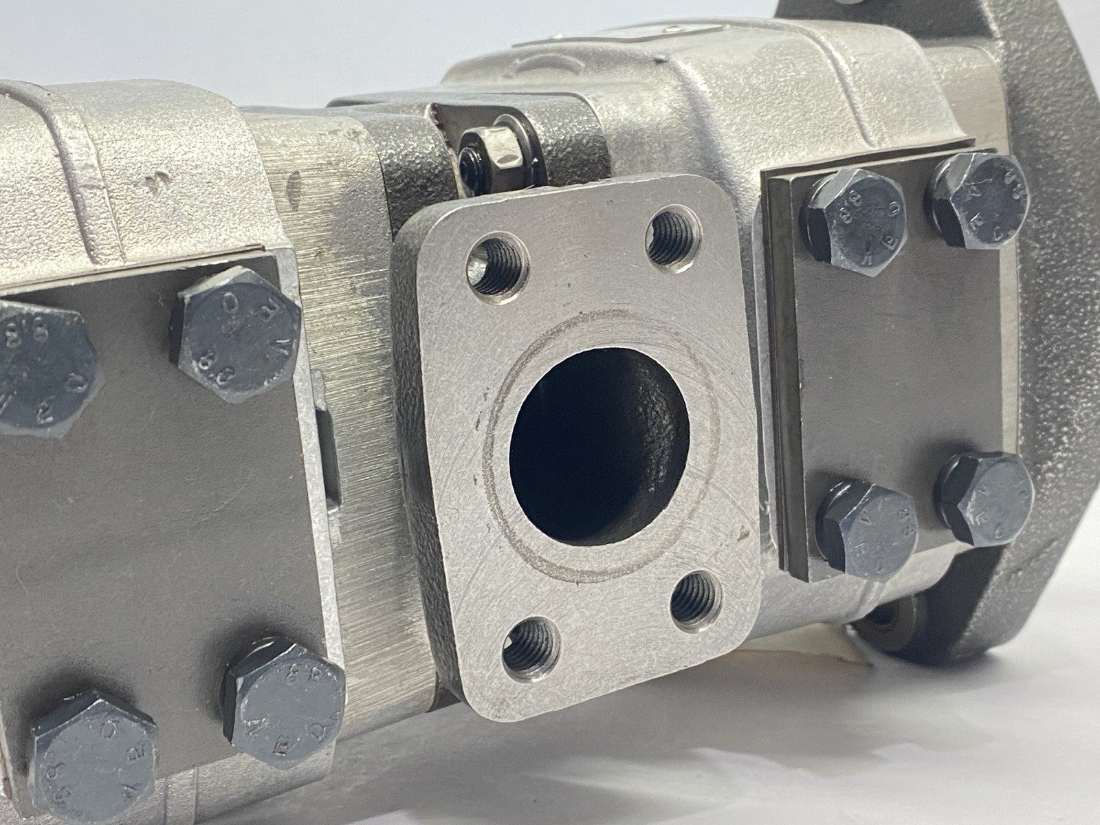 Rexroth 1PF2GG3-10/010RE47MU2 Hydraulic Pump 1PF2GC3-10/013RF47MK0 00565810 - Maverick Industrial Sales