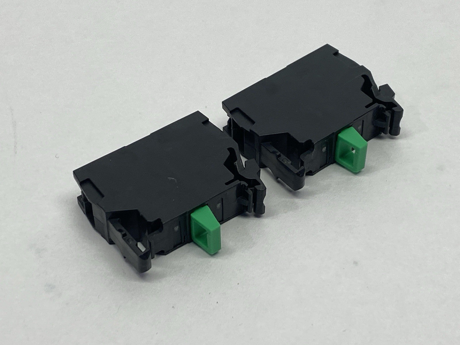 Siemens 3SU1400-1AA10-1BA0 Contact Module LOT OF 2 - Maverick Industrial Sales