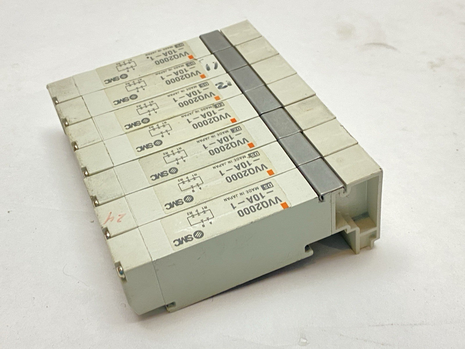 SMC VVQ2000-10A-1 Pneumatic Manifold Blanking Plate LOT OF 7 - Maverick Industrial Sales