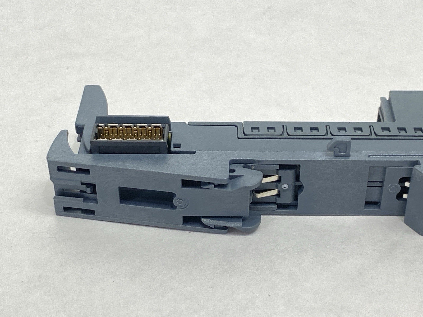 Siemens 6ES7193-6BP00-0BA0 SIMATIC ET 200SP Base Unit BU15-P16+A0+2B - Maverick Industrial Sales