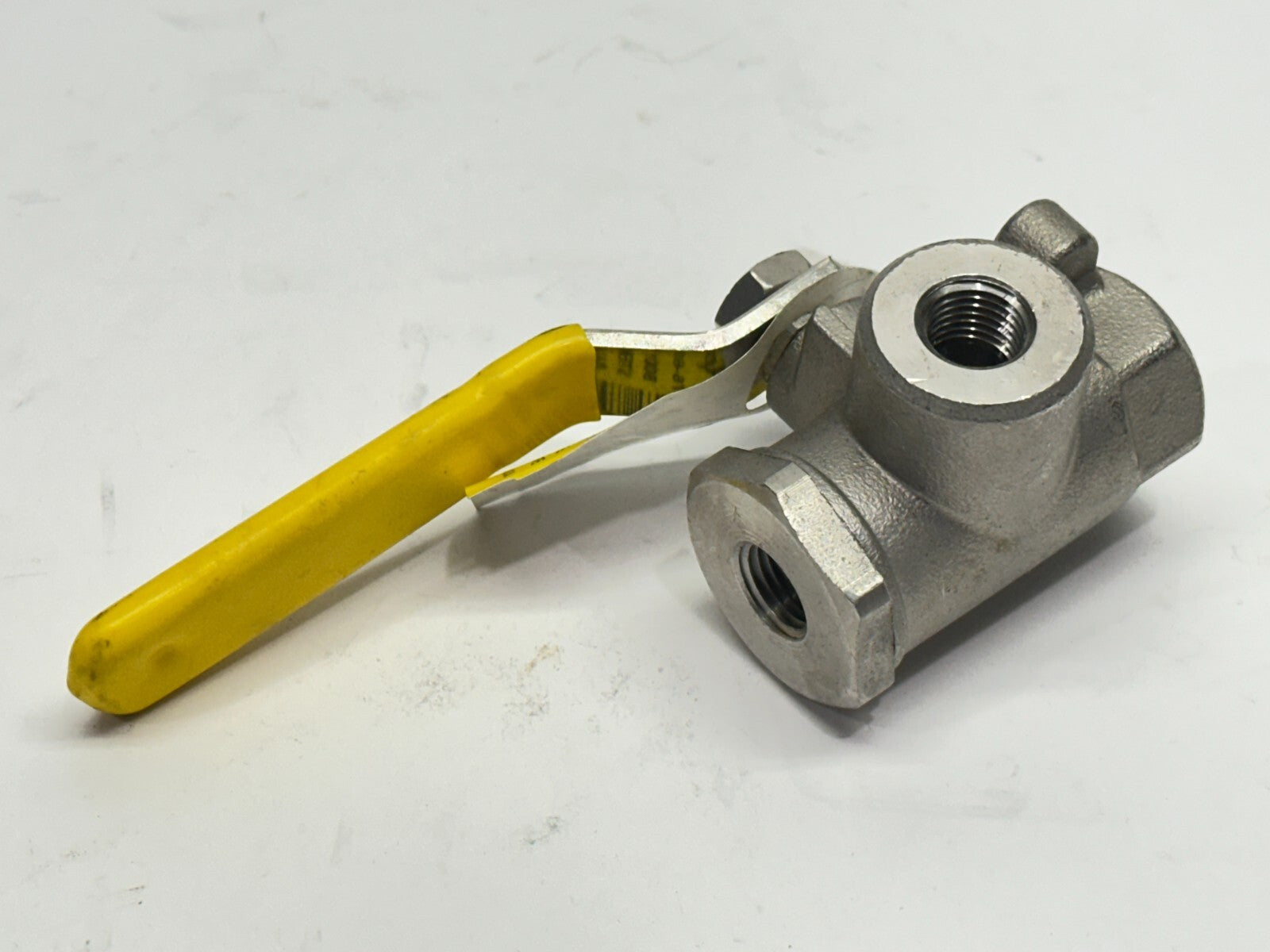 76-601-01A | Apollo Ball Valve 3-Way CF8M 1/2" 800CWP - New – Open box - Maverick Industrial Sales