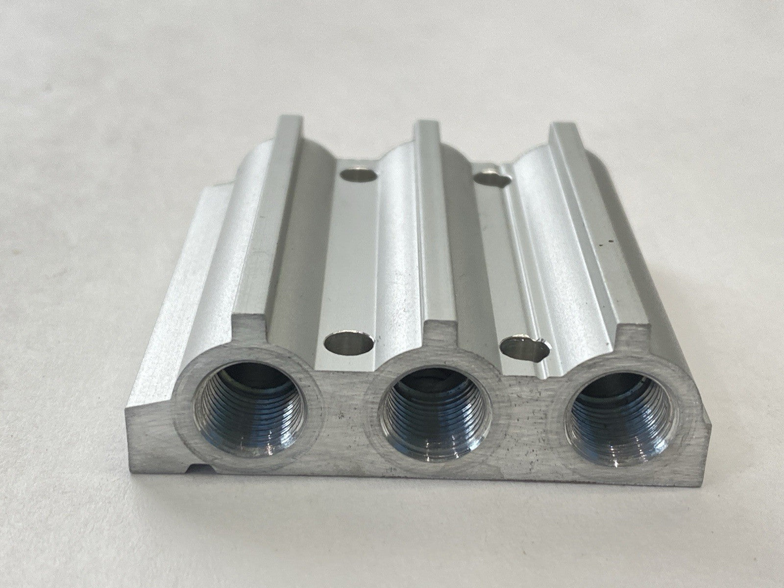 VABM-L1-14S-G14-3 | Festo Manifold Rail Pneumatic Valve Base 566619 - Used - Maverick Industrial Sales