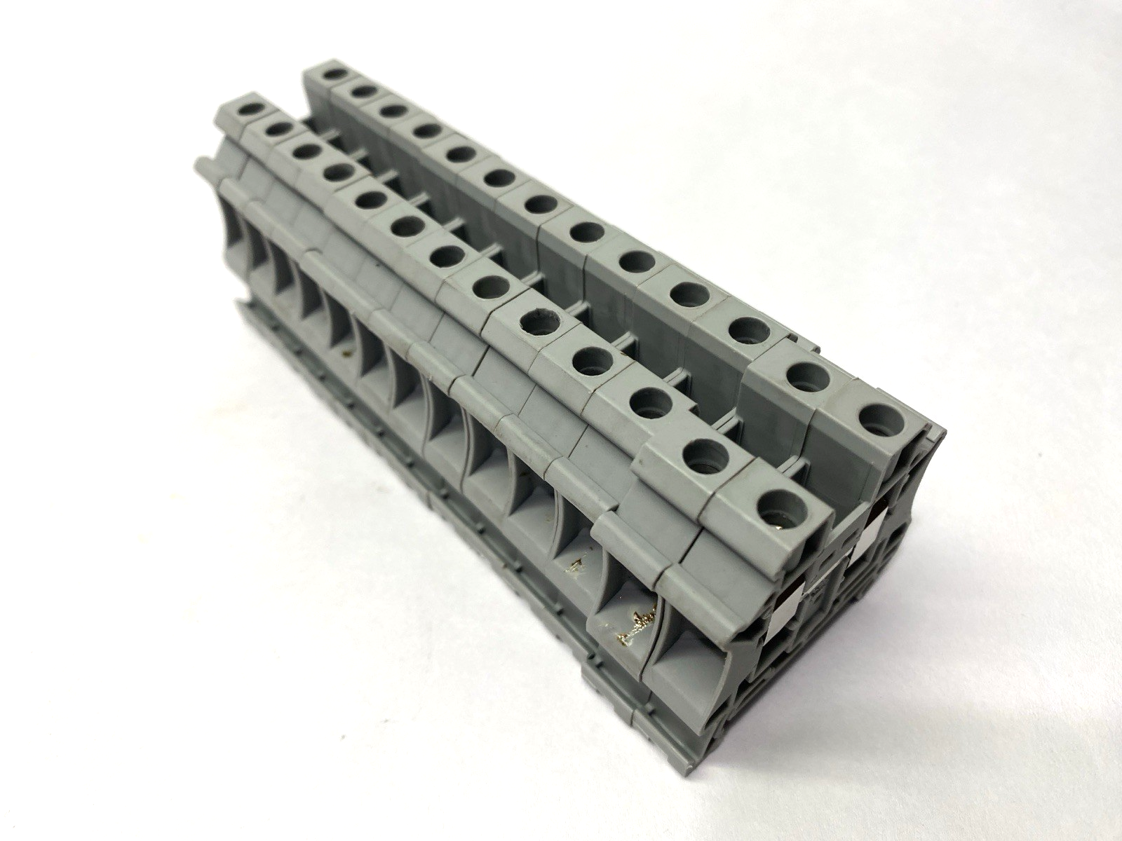 UT 10 | Phoenix Contact Feed-Through Terminal Block 3044160 LOT OF 13- Used - Maverick Industrial Sales