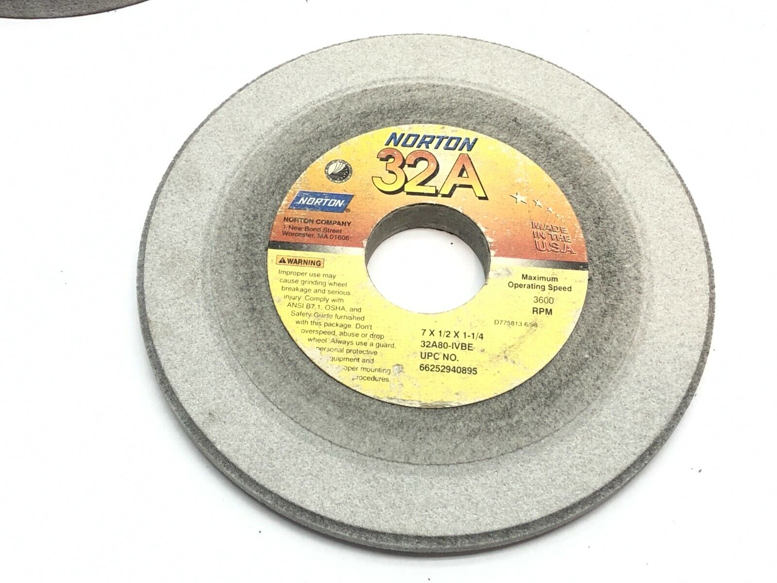 Norton 32A80-IVBE Grinding Wheels 1-1/4" Bore 3600 RPM LOT OF 5 - Maverick Industrial Sales
