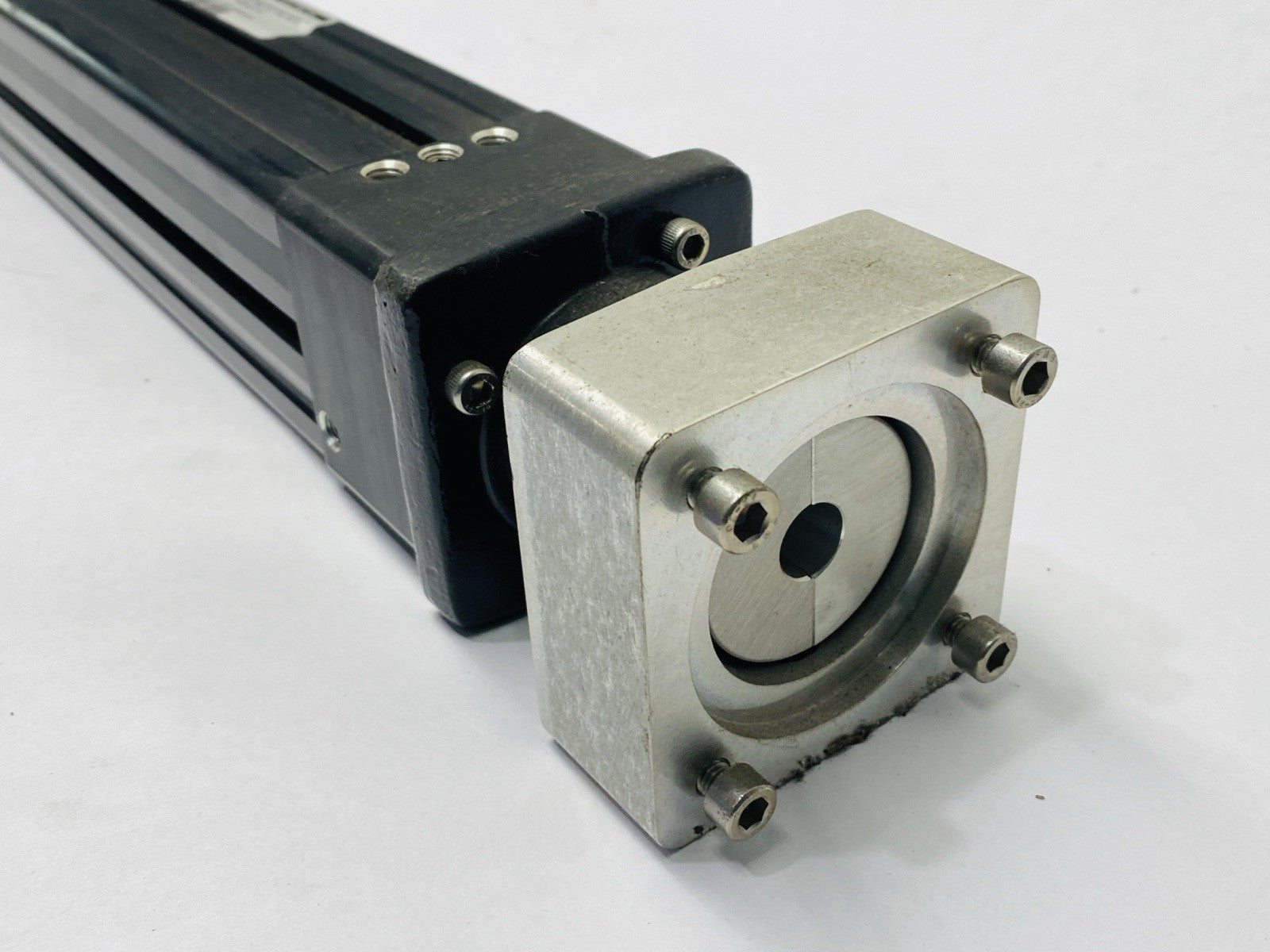 Tolomatic RSA32 BN05 SK22.000 LMI ST11 RSA Electric Linear Actuator 22" Stroke - Maverick Industrial Sales