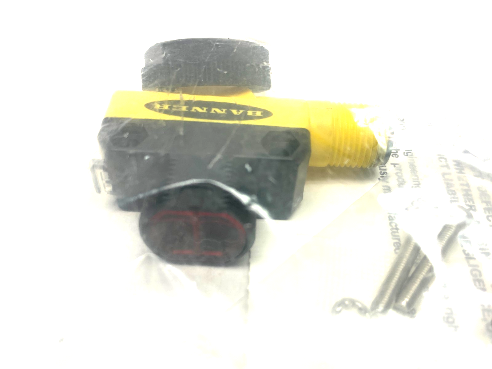 Banner QS18VP6FF100Q8 WORLD-BEAM Fixed Field Photoelectric Sensor 71882 - Maverick Industrial Sales