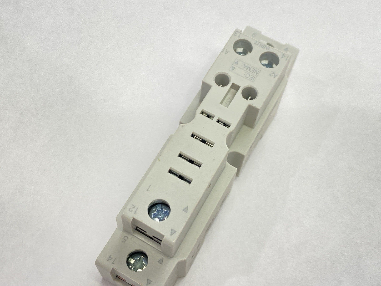 Schneider Electric 70-781D5R-1A Relay Base 16A 300V LOT OF 4 - Maverick Industrial Sales