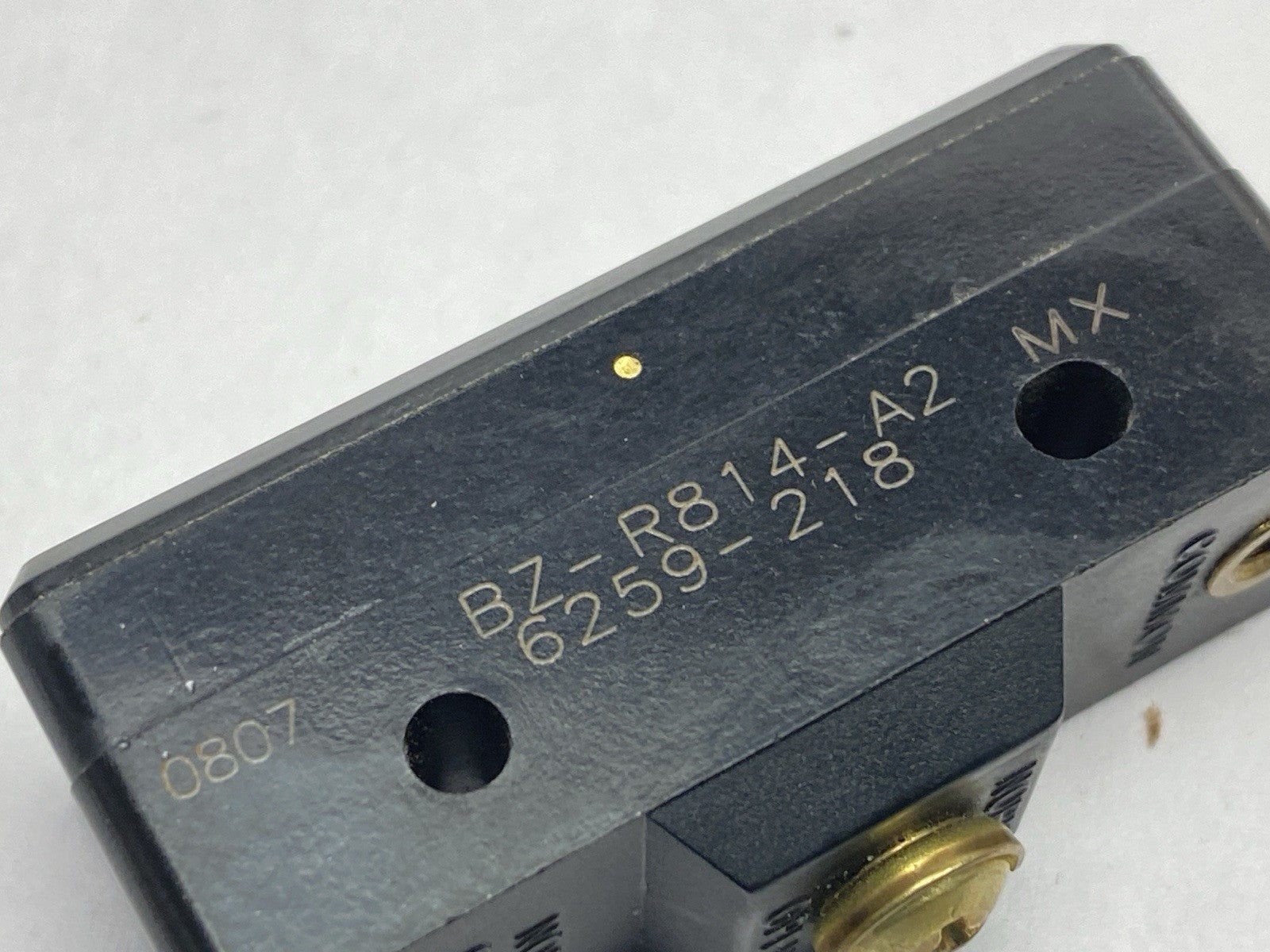 BZ-R814-A2 | Honeywell Microswitch 15A 125-480VAC - Used - Maverick Industrial Sales