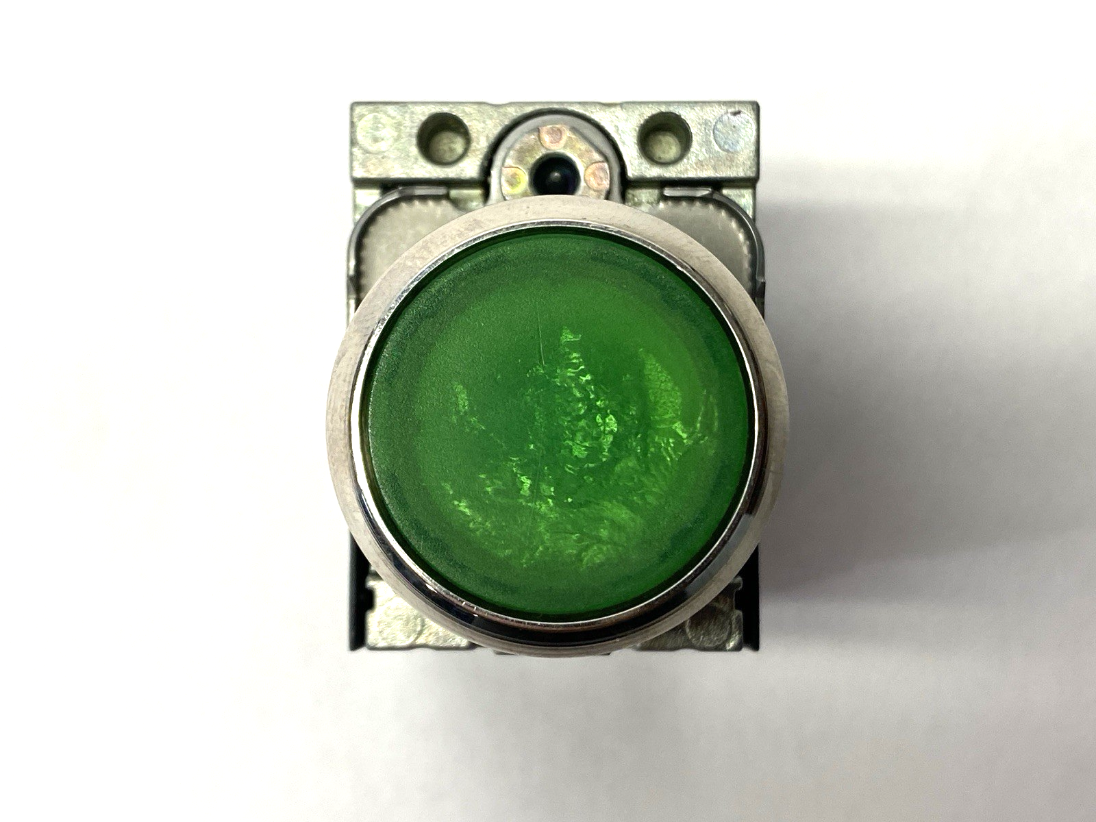 3SU1152-0AB40-1FA0 | Siemens Illuminated Pushbutton Green DAMAGED BUTTONHEAD - Used - Maverick Industrial Sales