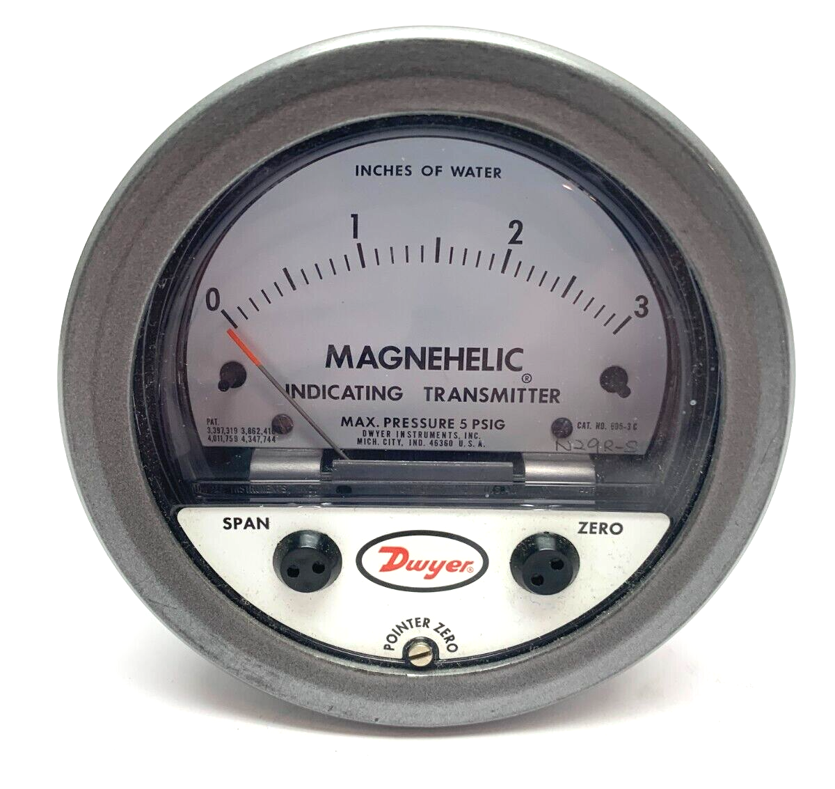 Dwyer 605-3C Magnehelic Indicating Transmitter 0-3" Water Column - Maverick Industrial Sales