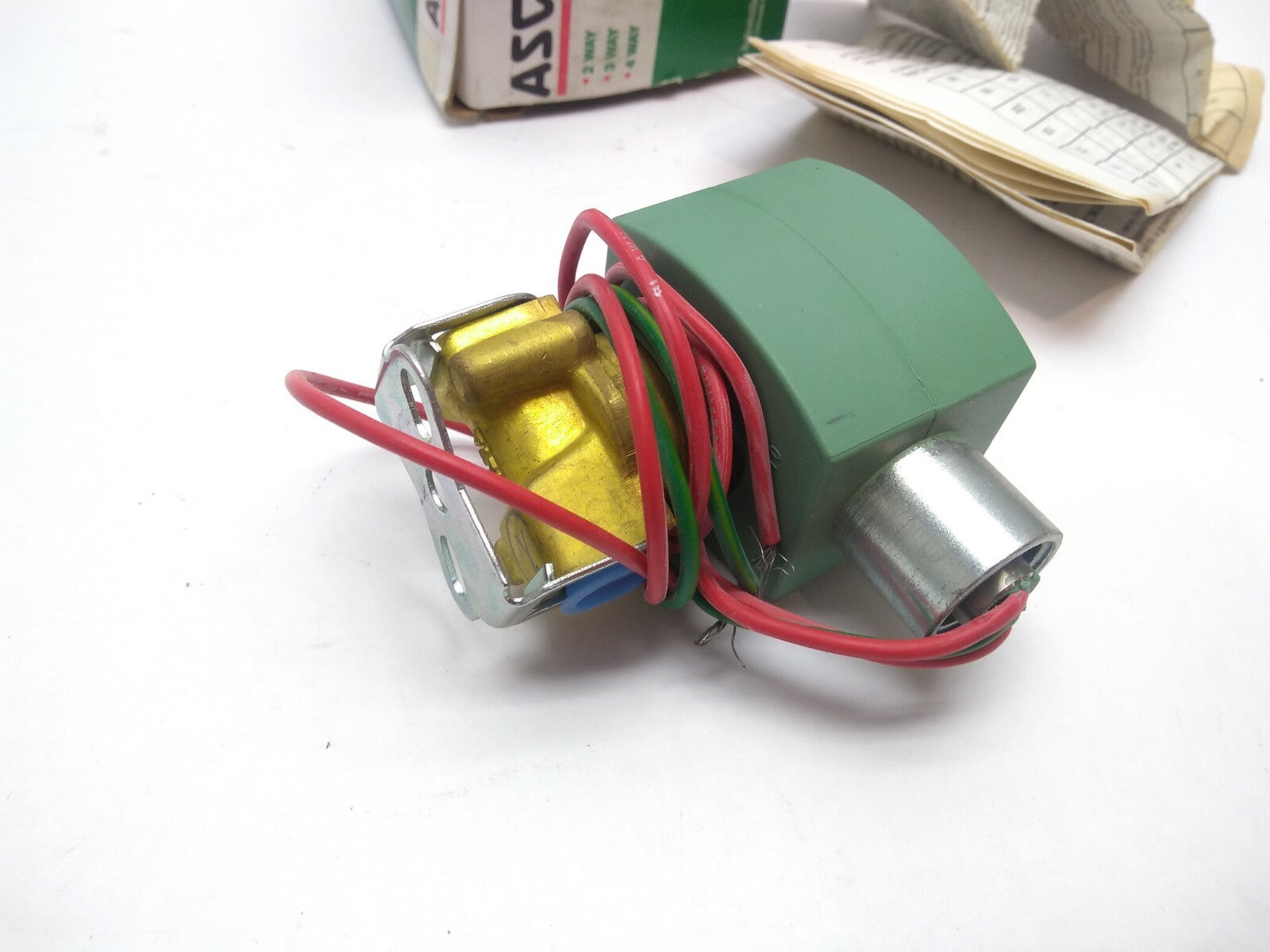 ASCO 8622G202V Red Hat II 240/60, 220/50 1/4 2W NC LO Solenoid Valve 8262C202V - Maverick Industrial Sales