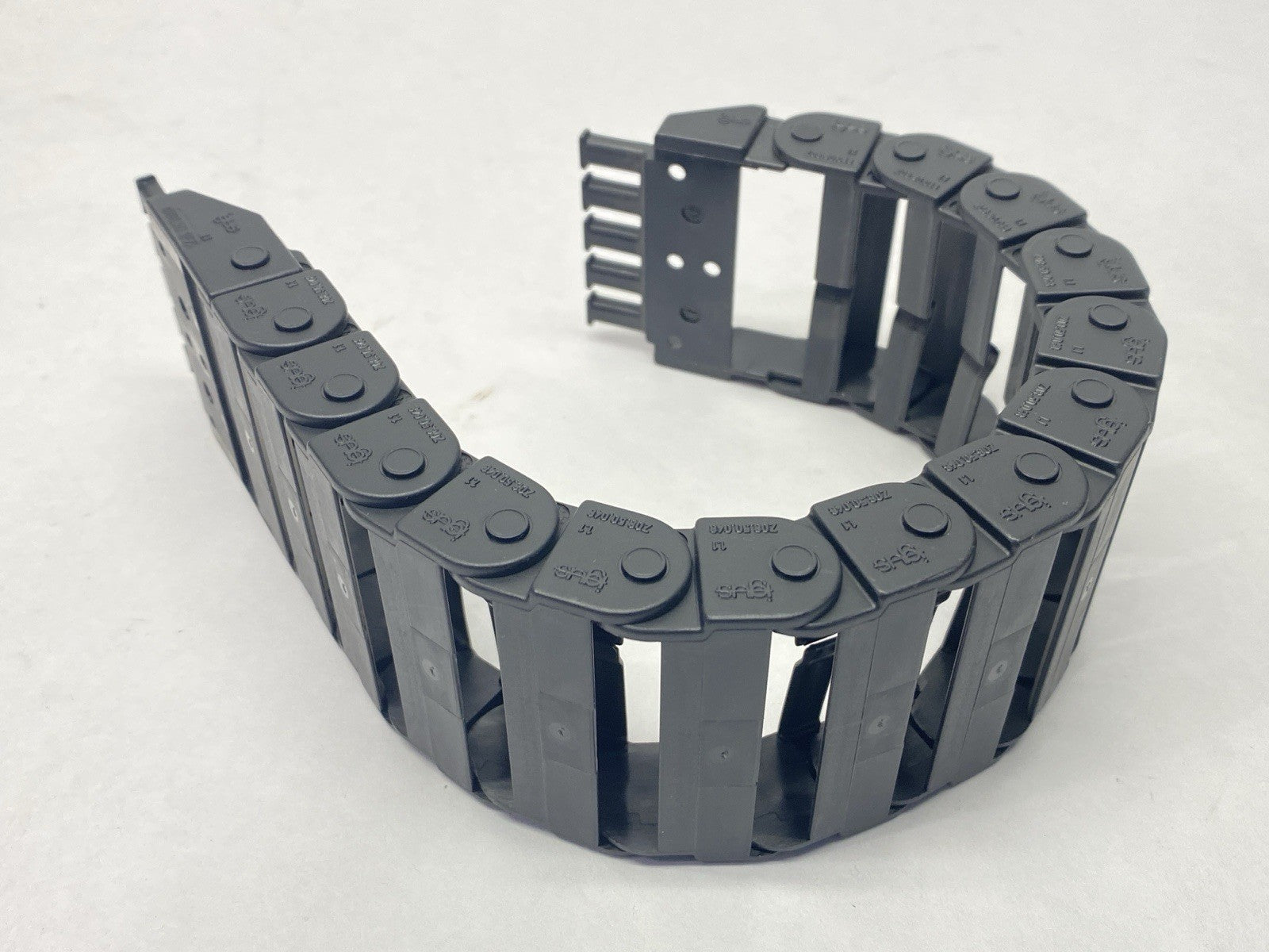 Z08.50.048 | Igus Series Z08 Energy Chain 14 Links 0.98ft Length w/ 080-50-12PZ-A2 - New Other - Maverick Industrial Sales