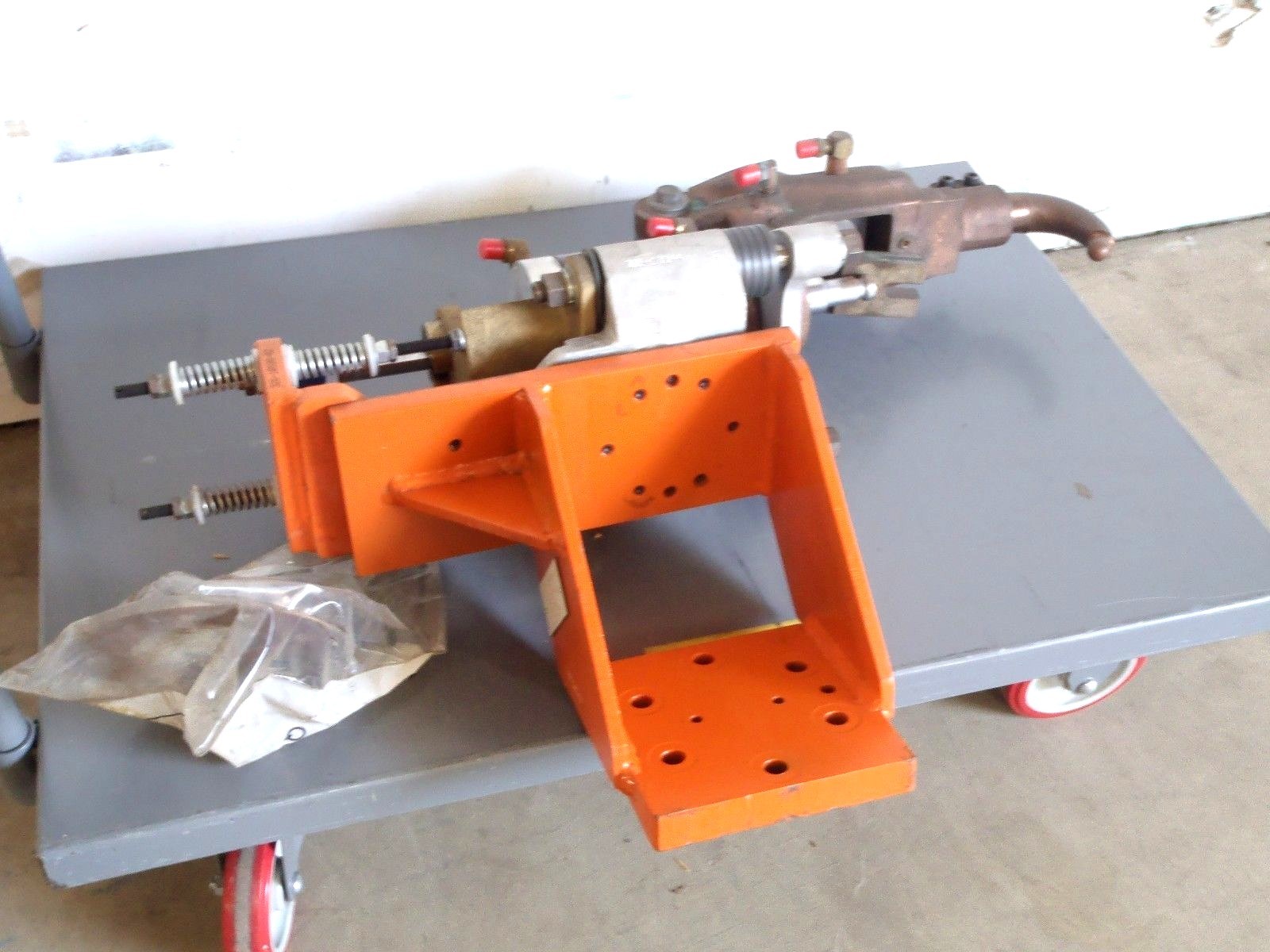 Milco MFG. C-Type Weld Gun 626-10107-01 Robotic Welding Cylinder ML-5403-06 - Maverick Industrial Sales