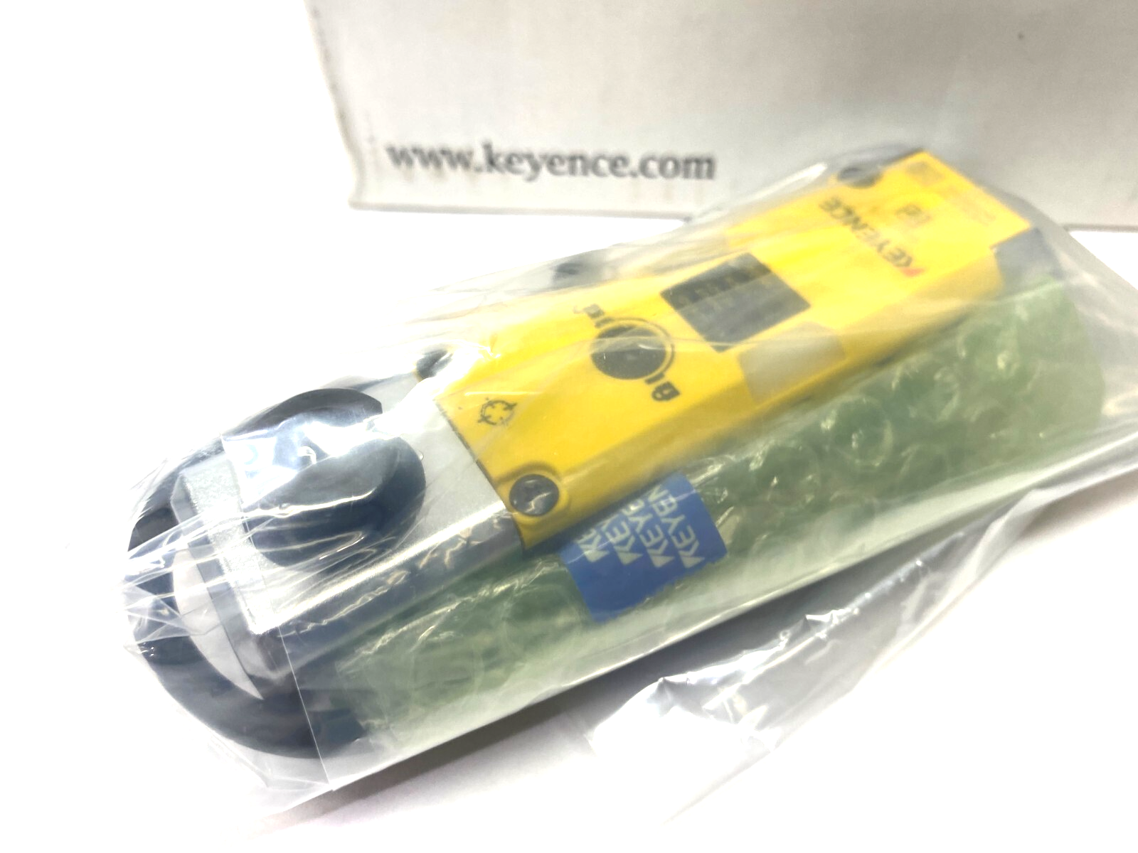 Keyence GS-71PC Power-to-Lock Safety Interlock Switch PNP M12 Connector - Maverick Industrial Sales