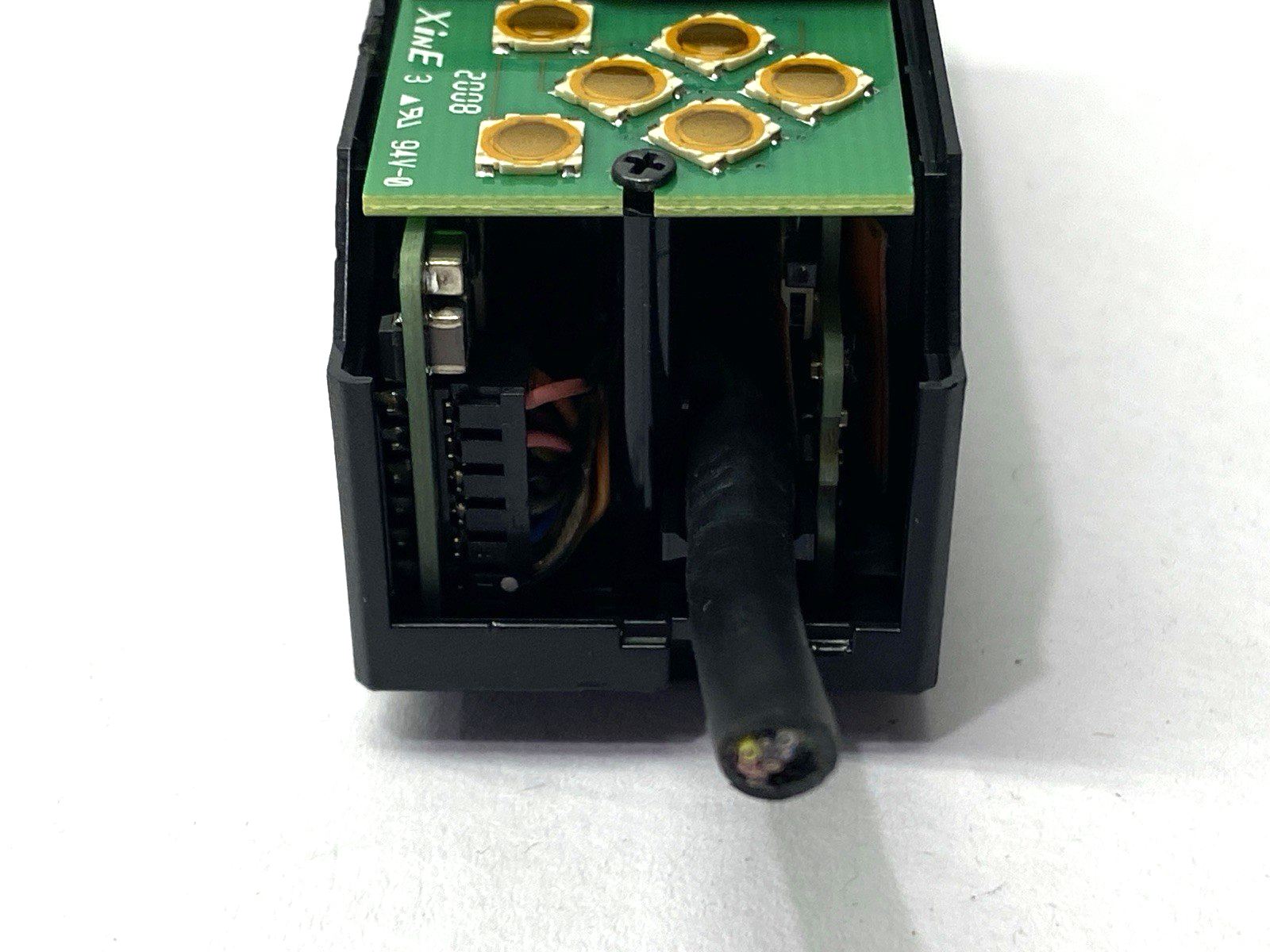 Keyence IL-1000 Analog Laser Sensor Amplifier Main Unit CUT CORD - Maverick Industrial Sales