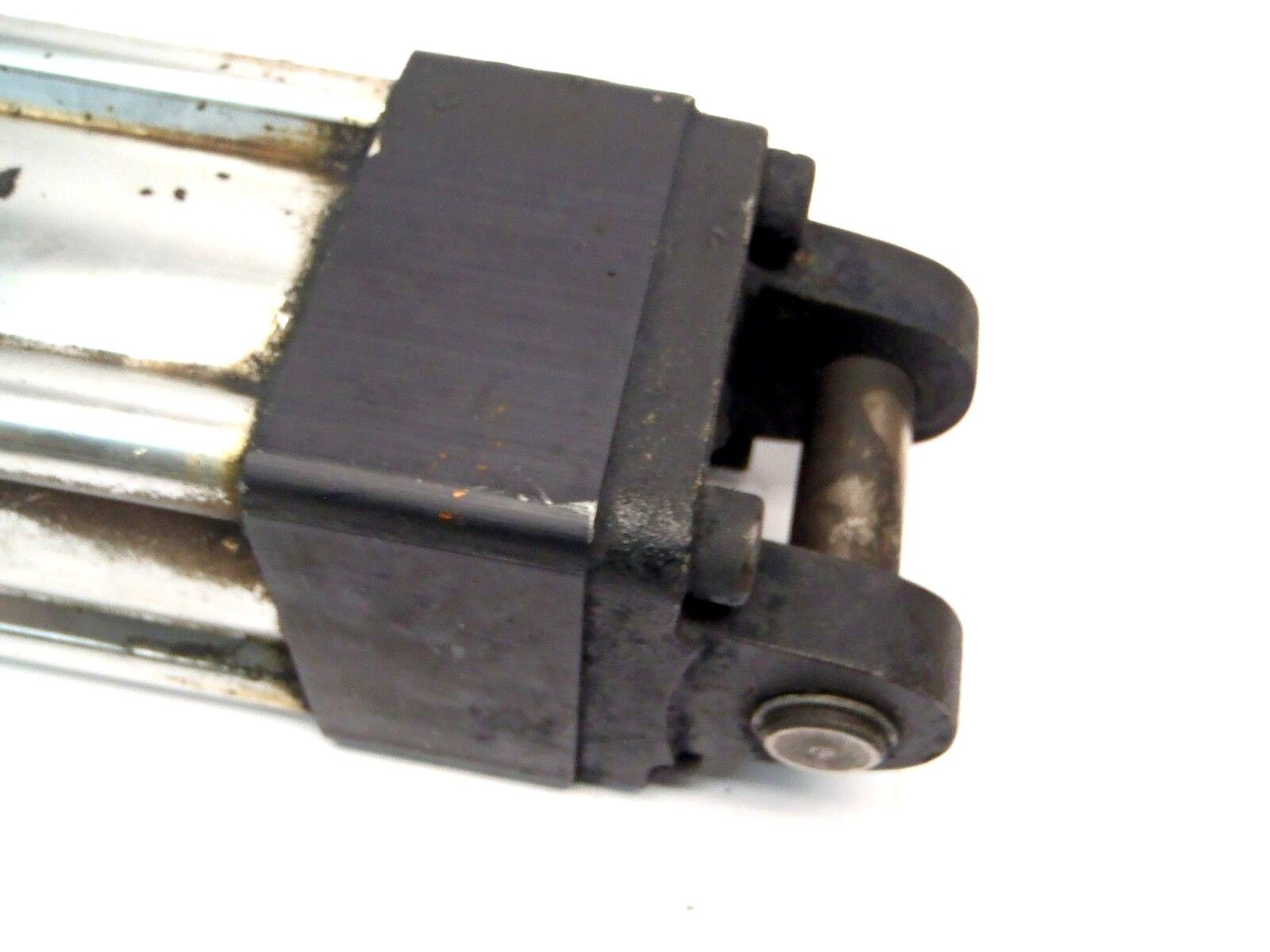 Parker 63 CBCMPUS14MC 200.0 Series MP ISO Non-Lube Air Cylinder LEAKS - Maverick Industrial Sales