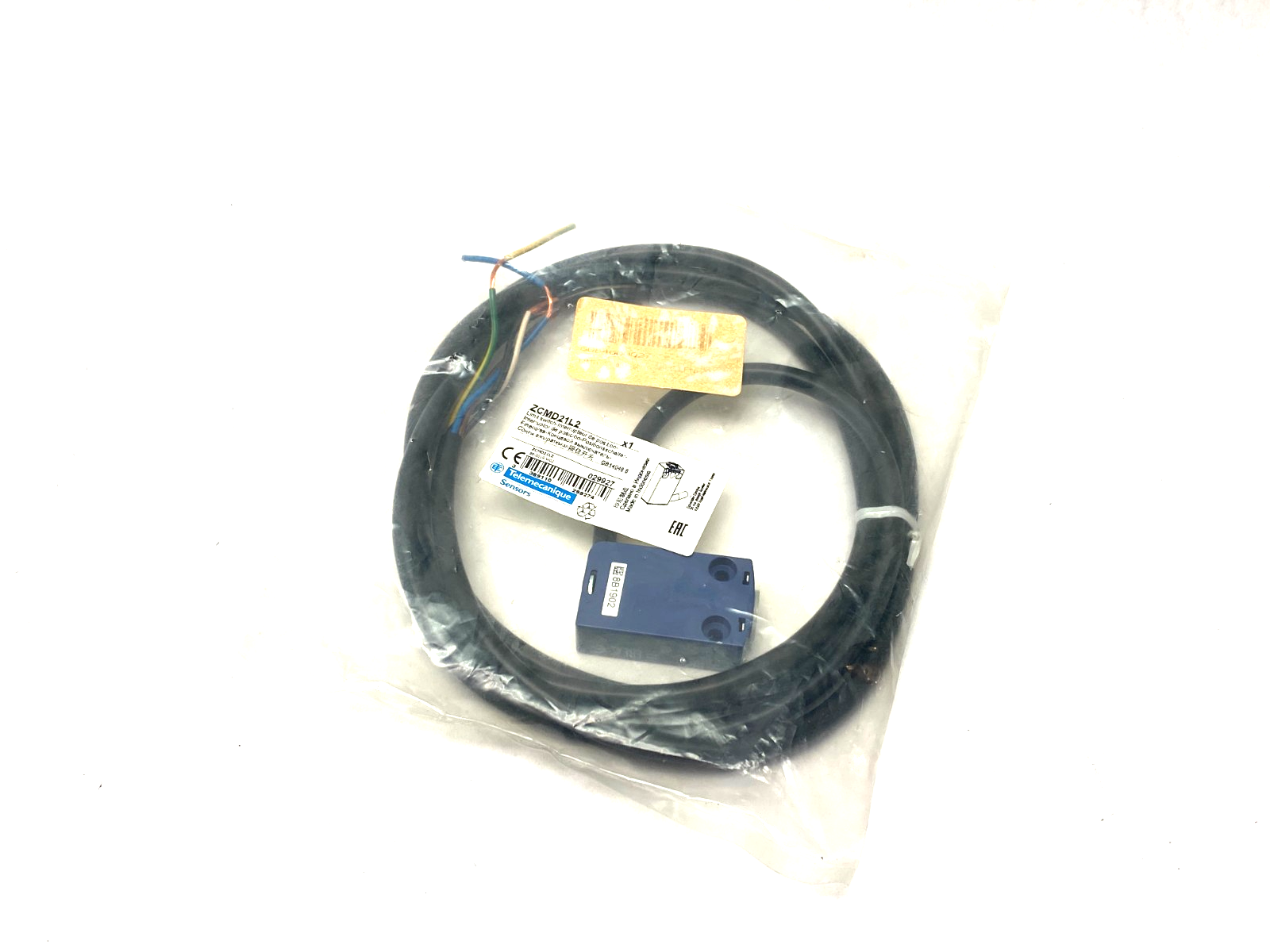 Telemecanique ZCMD21L2 Snap-Action Limit Switch 1-NO, 1-NC Contacts - Maverick Industrial Sales