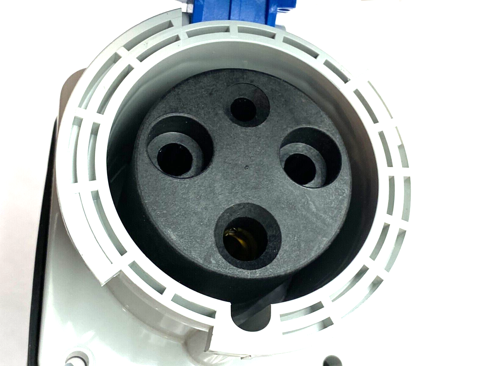 Hubbell C360R6WA Heavy Duty Female Pin & Sleeve Receptacle 2-Pole 3-Wire BLUE - Maverick Industrial Sales