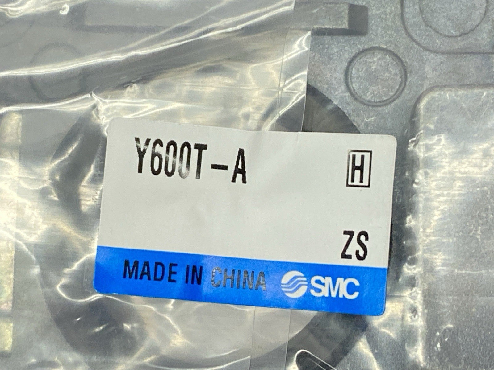 Y600T-A | SMC Interface With Bracket - New - Maverick Industrial Sales