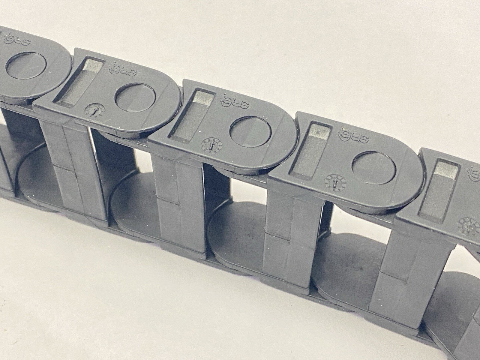10.038.038 | Igus E2 Series Energy Chain 22 Links 2.2ft Length - New Other - Maverick Industrial Sales