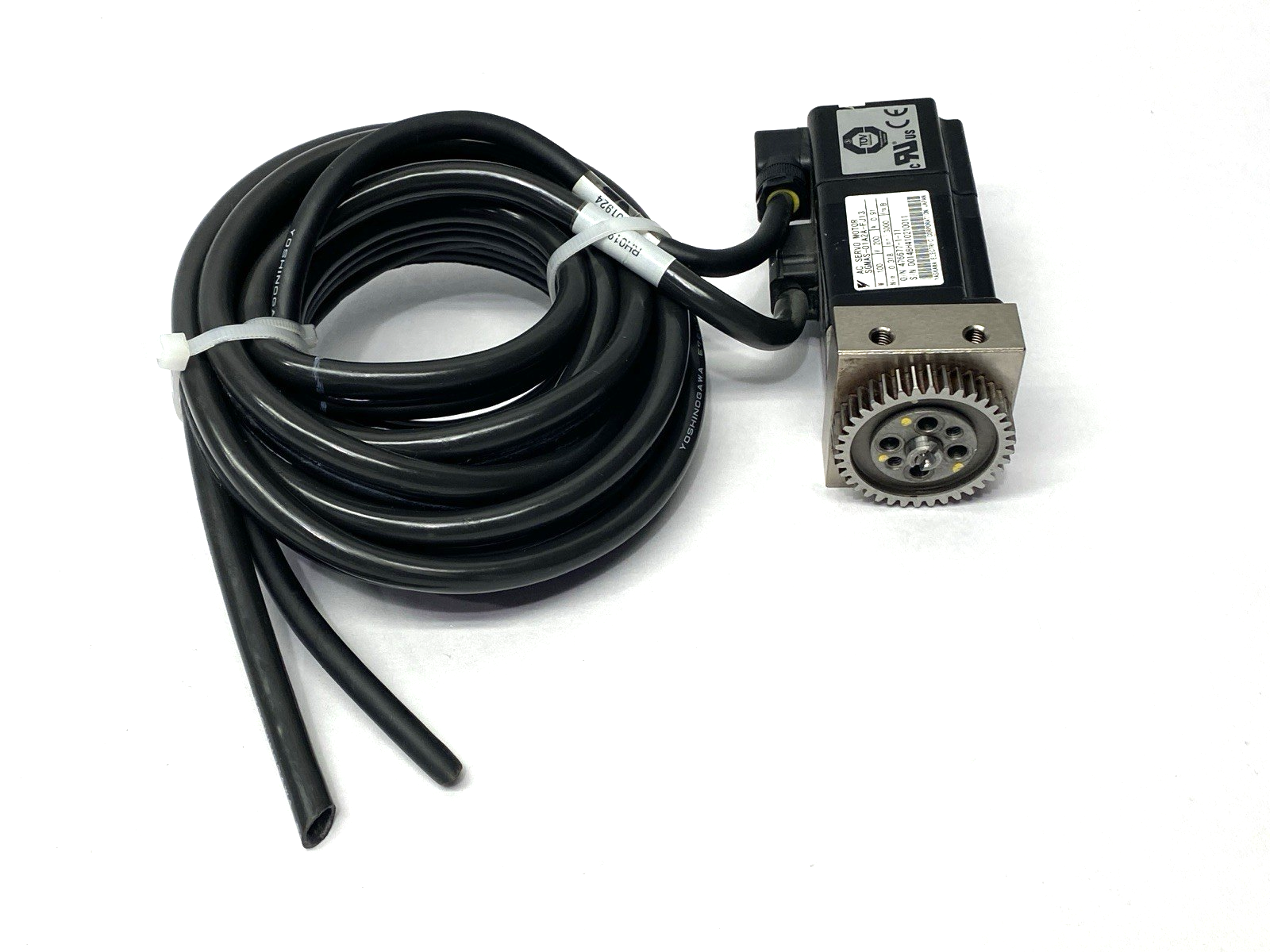 Yaskawa SGMAS-01A2A-FJ13 AC Servo Motor 200V 100W - Used - Maverick Industrial Sales