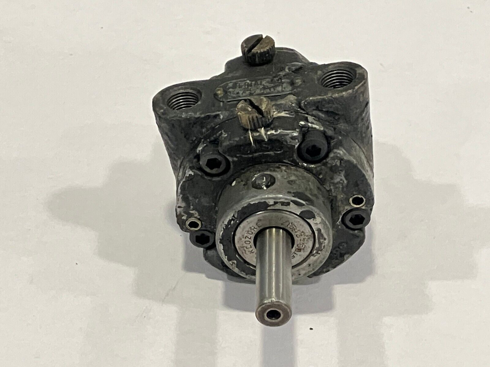 Gast Lubricated Air Motor w/ 3/8" Shaft - Maverick Industrial Sales