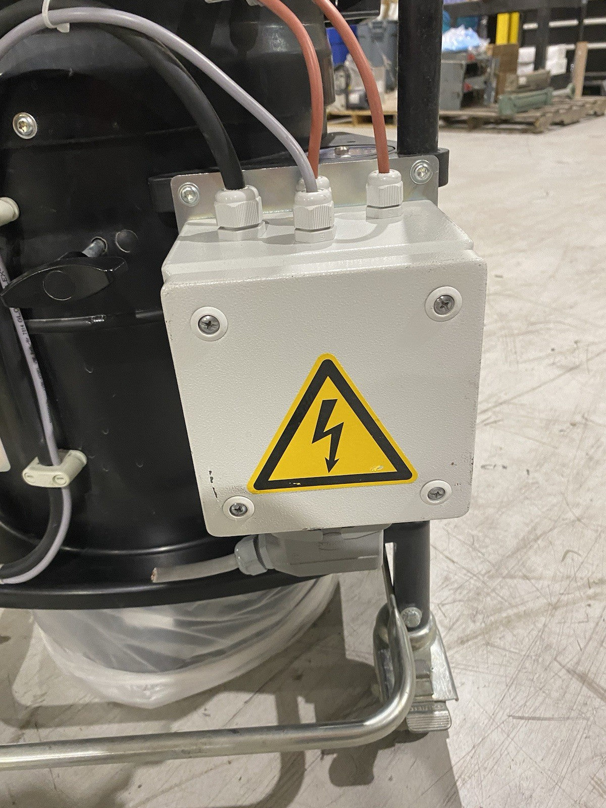 DS 1221-LS M | Ruwac Continuous Duty Industrial HEPA Vacuum 3HP 180CFM, Quiet Op. - Used - Maverick Industrial Sales