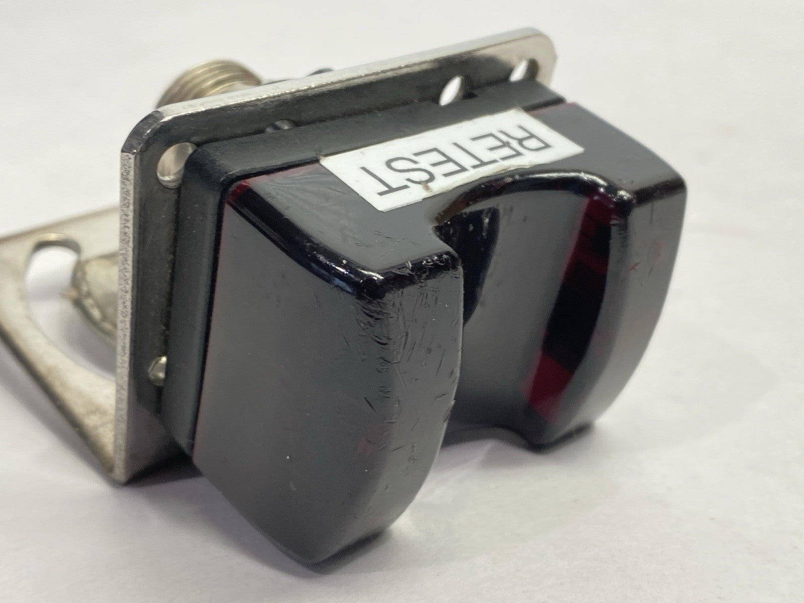 OTBVP6LQD | Banner Optical Touch Button w/ Mounting Bracket - Used - Maverick Industrial Sales