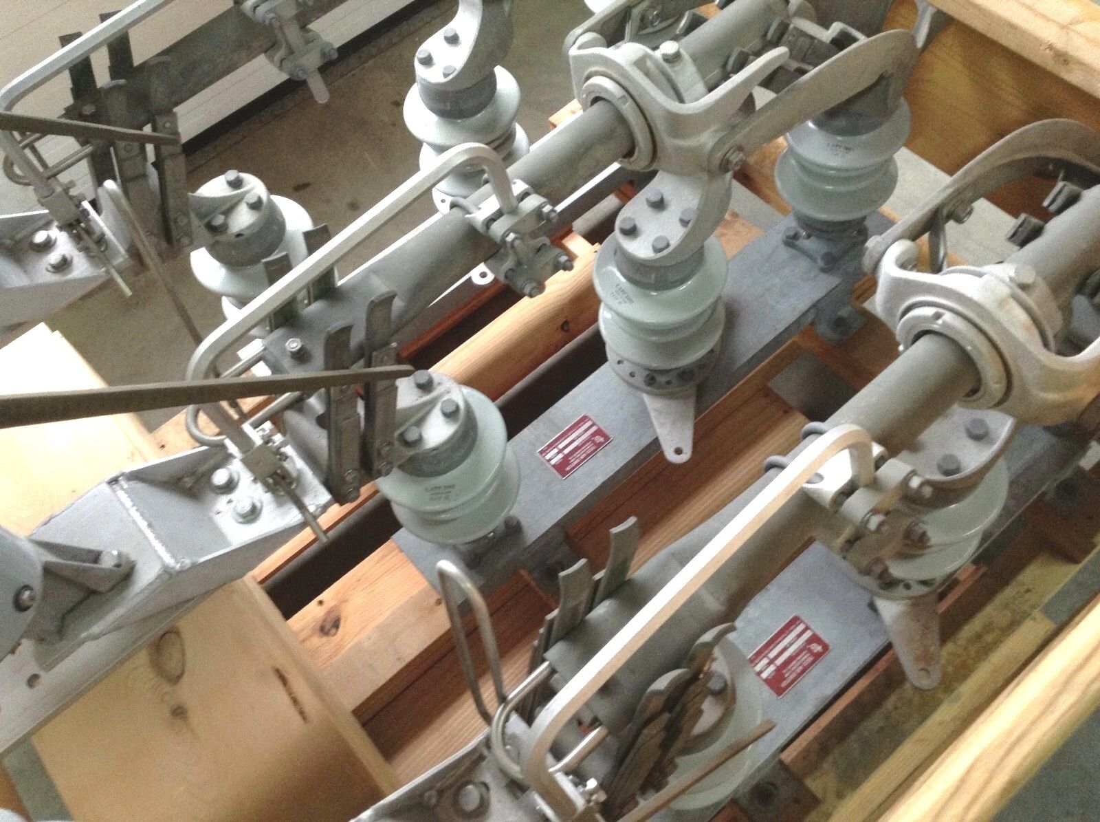 Turner Electric 15.5KV TMK40A01512A1 Vertical Upright Air Brake Switches 3 Pole - Maverick Industrial Sales