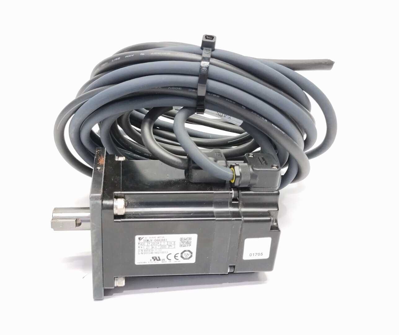 Yaskawa SGMJV-04A3A61 AC Servo Motor 400W 200V 2.7A 3PH - Maverick Industrial Sales
