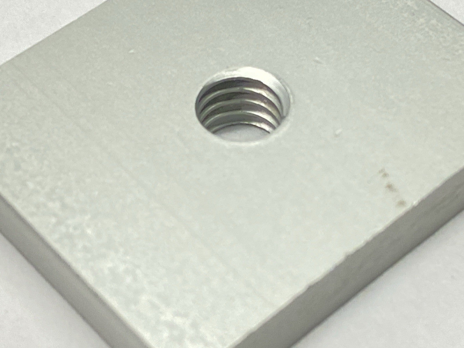 4625 | 80/20 Anti Rotation Plate 5/16-18" Thread LOT OF 31 - New Other - Maverick Industrial Sales