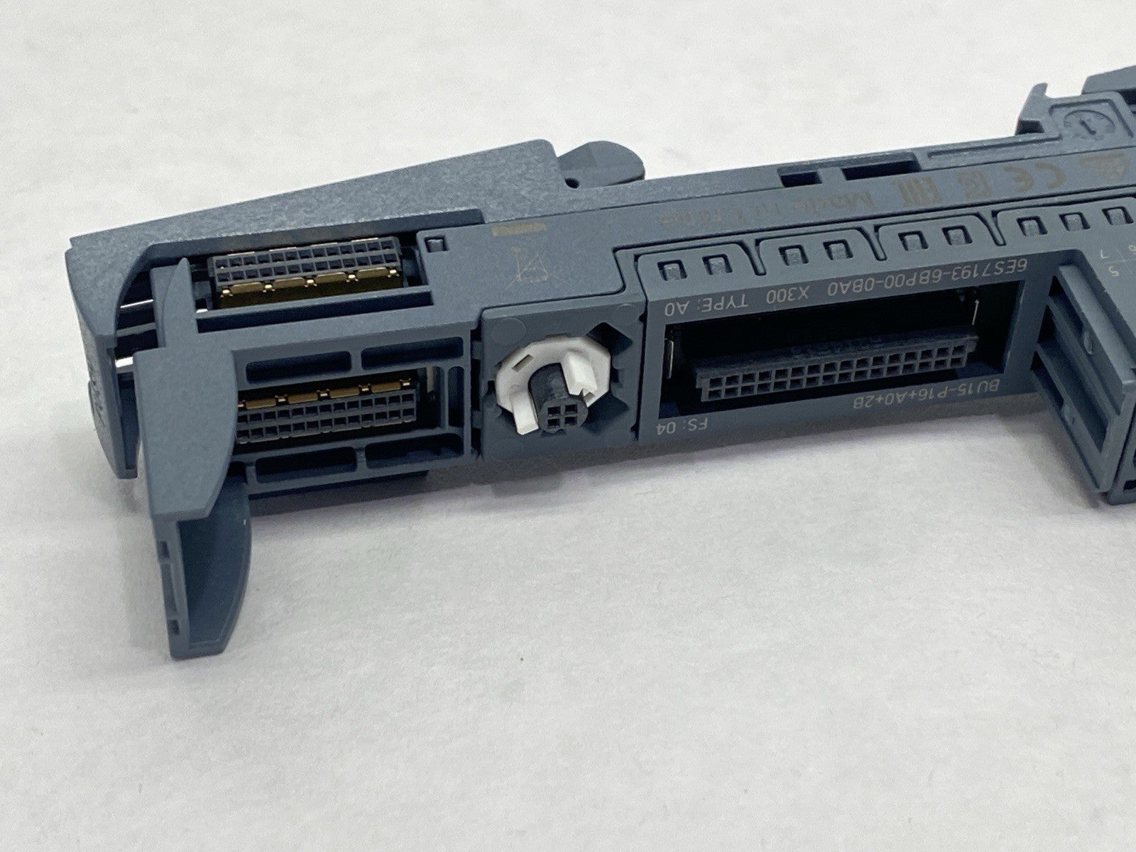 Siemens 6ES7193-6BP00-0BA0 SIMATIC ET 200SP Base Unit BU15-P16+A0+2B - Maverick Industrial Sales