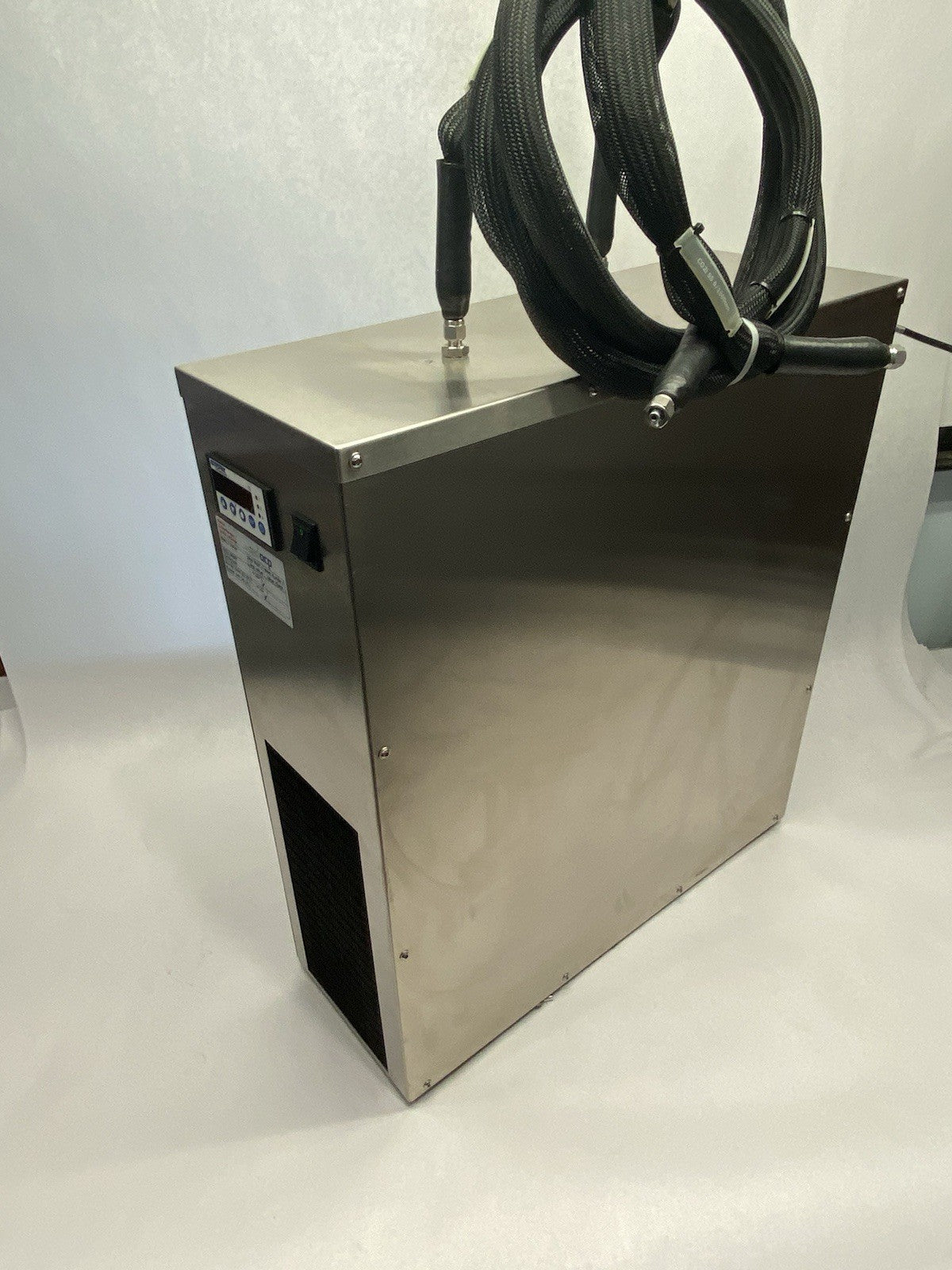 FRYKA CO2-Kühler Minikühler V200 0,140kg Capacity 110V/60Hz 6,0A - Maverick Industrial Sales