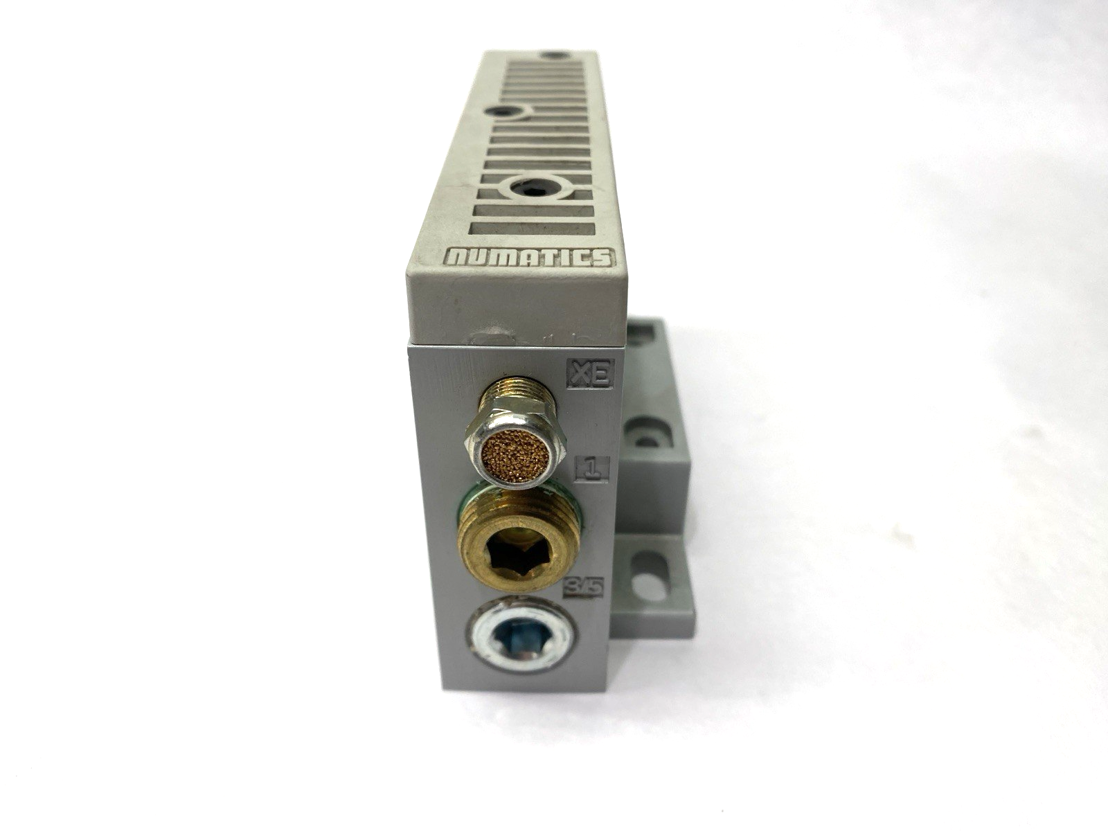 239-2396 | Numatics Right Hand Side Pneumatic End Plate - Used - Maverick Industrial Sales