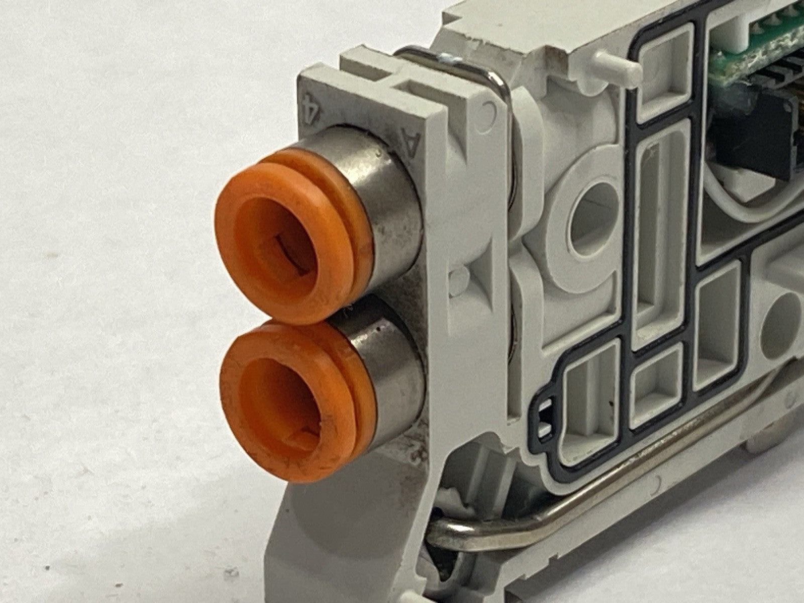 SMC VVQC1000-1A-1 Manifold Station Block w/ 1/4" Fitting - Maverick Industrial Sales