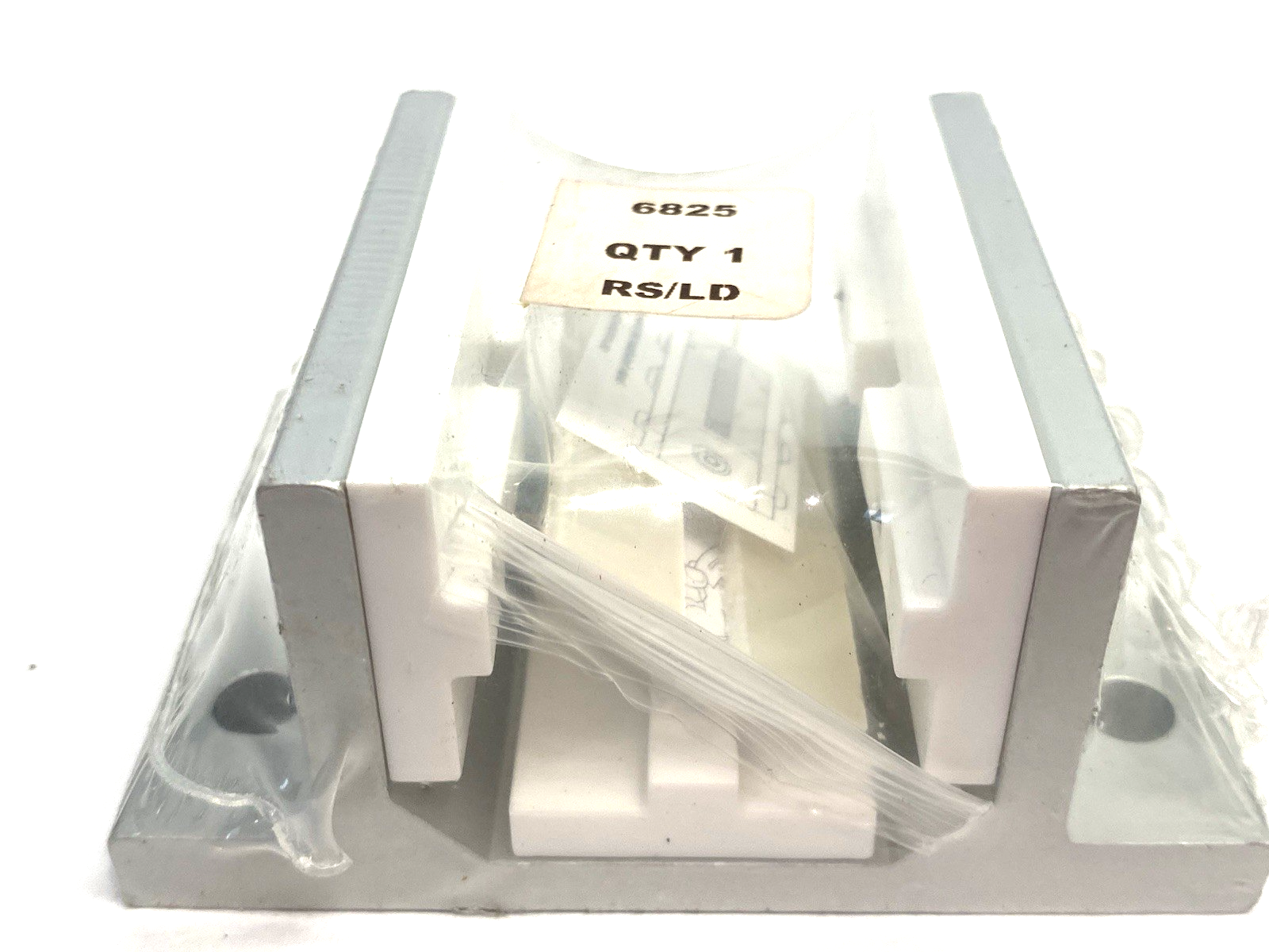 6825 | 80/20 Double-Flange Short Standard Linear Bearing 3-Slot, 15 Series - New - Maverick Industrial Sales